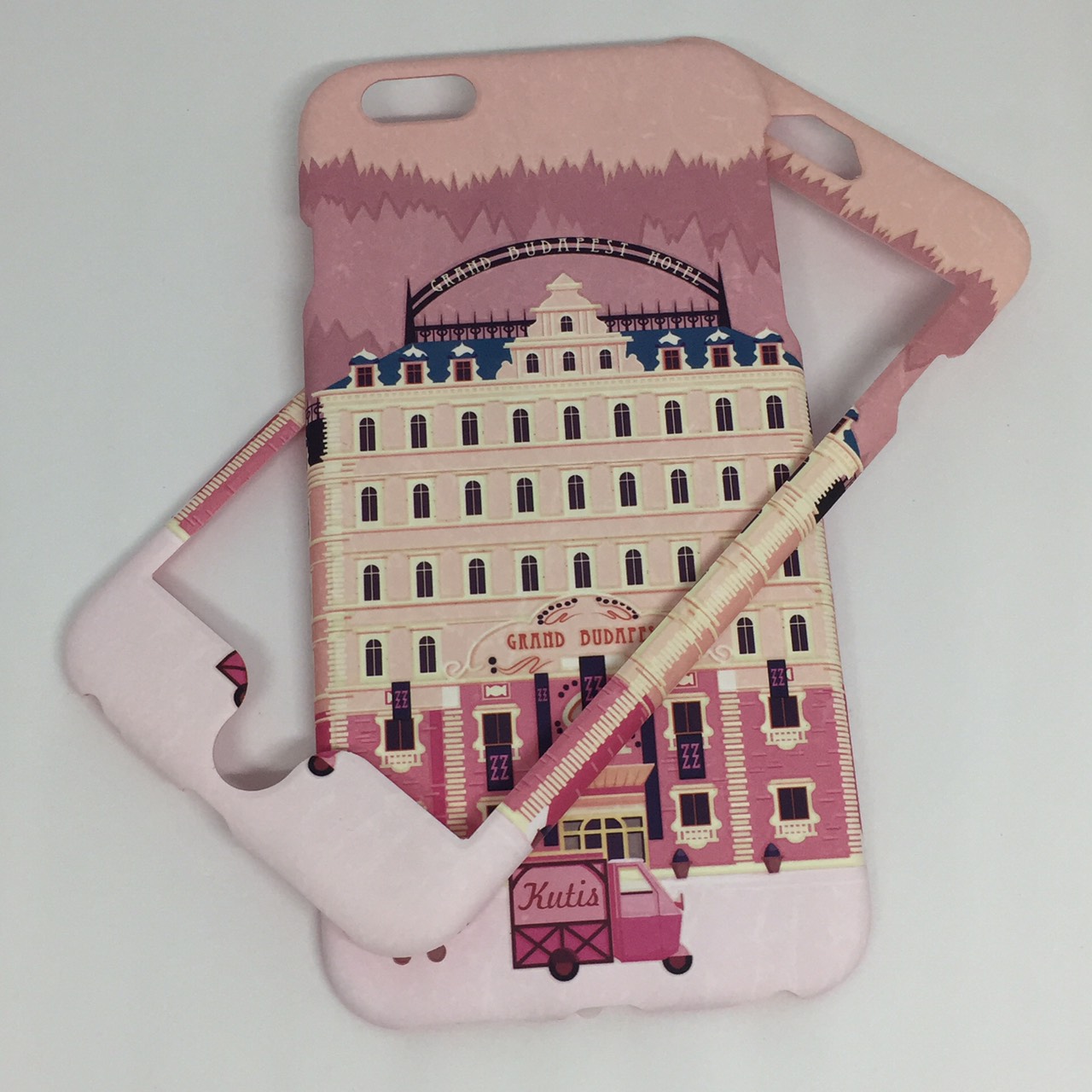 เคสคูทิส (Kutis) ไอโฟน6พลัส,6Sพลัส(ลายโรงแรมGrand Budapest)มาใหม่