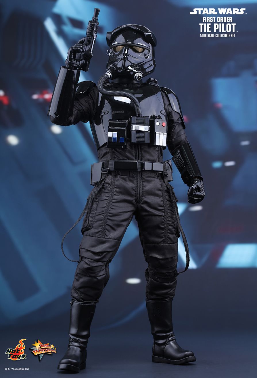 Hot Toys MMS324 STAR WARS: THE FORCE AWAKENS FIRST ORDER - TIE PILOT
