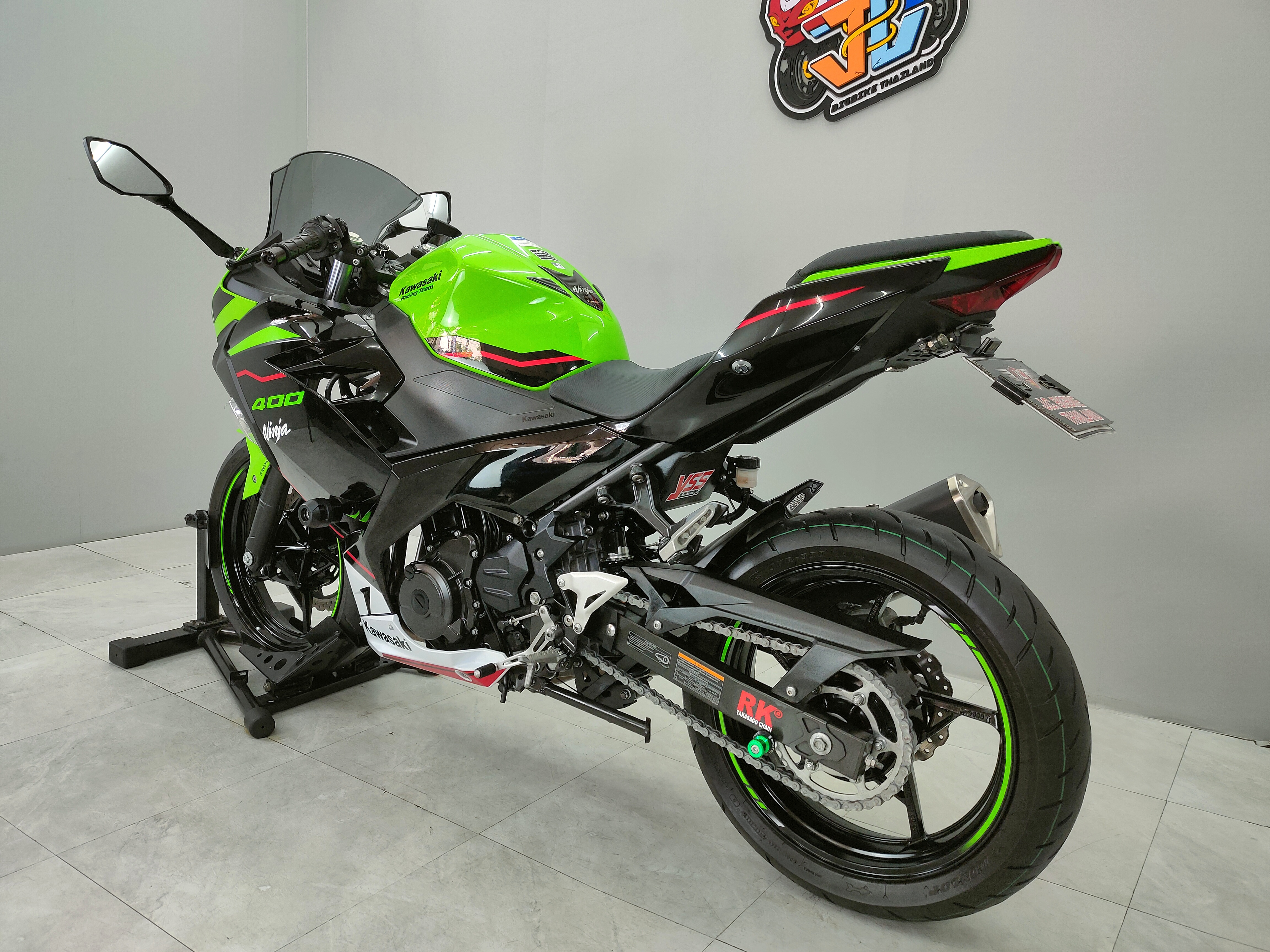 สายเขียววัยรุ่นชอบ KAWASAKI NINJA 400 KRT ปลายปี 2021 สวยใส‼️