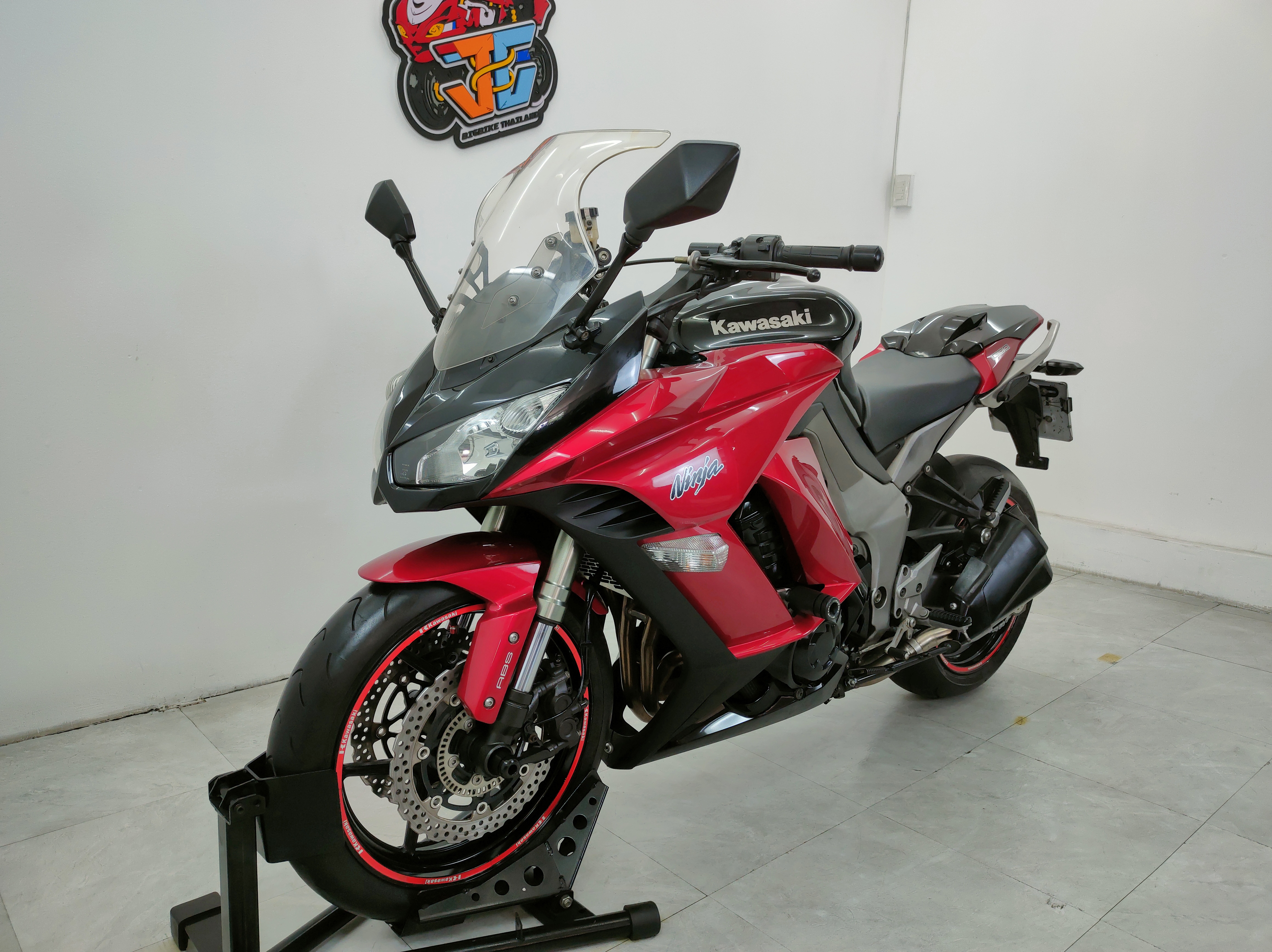 รถสวยสายจอดที่แท้ทรู...Kawasaki Ninja1000 ปลายปี 2011 สเปคนอก US." สีนี้ไม่มีซ้ำ"