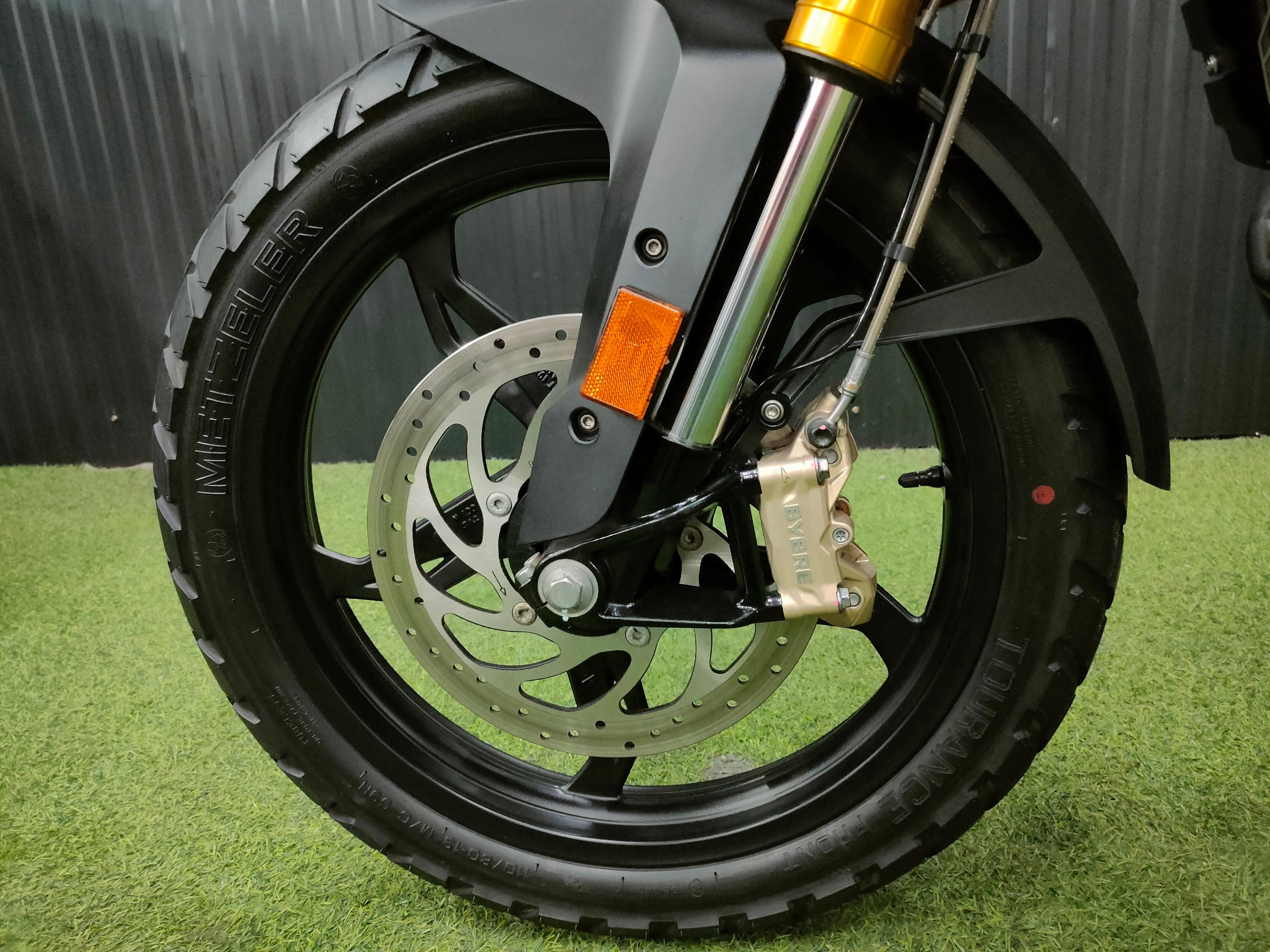 "คันไม่ใหญ่แน่นะวิ⁉️ เบาๆ สบายๆ ราคากันเอง 🤗 Gs310r รถปี18 สวยโดนใจของแต่งรอบคัน “โปรโคตรแรง"🔥🔥