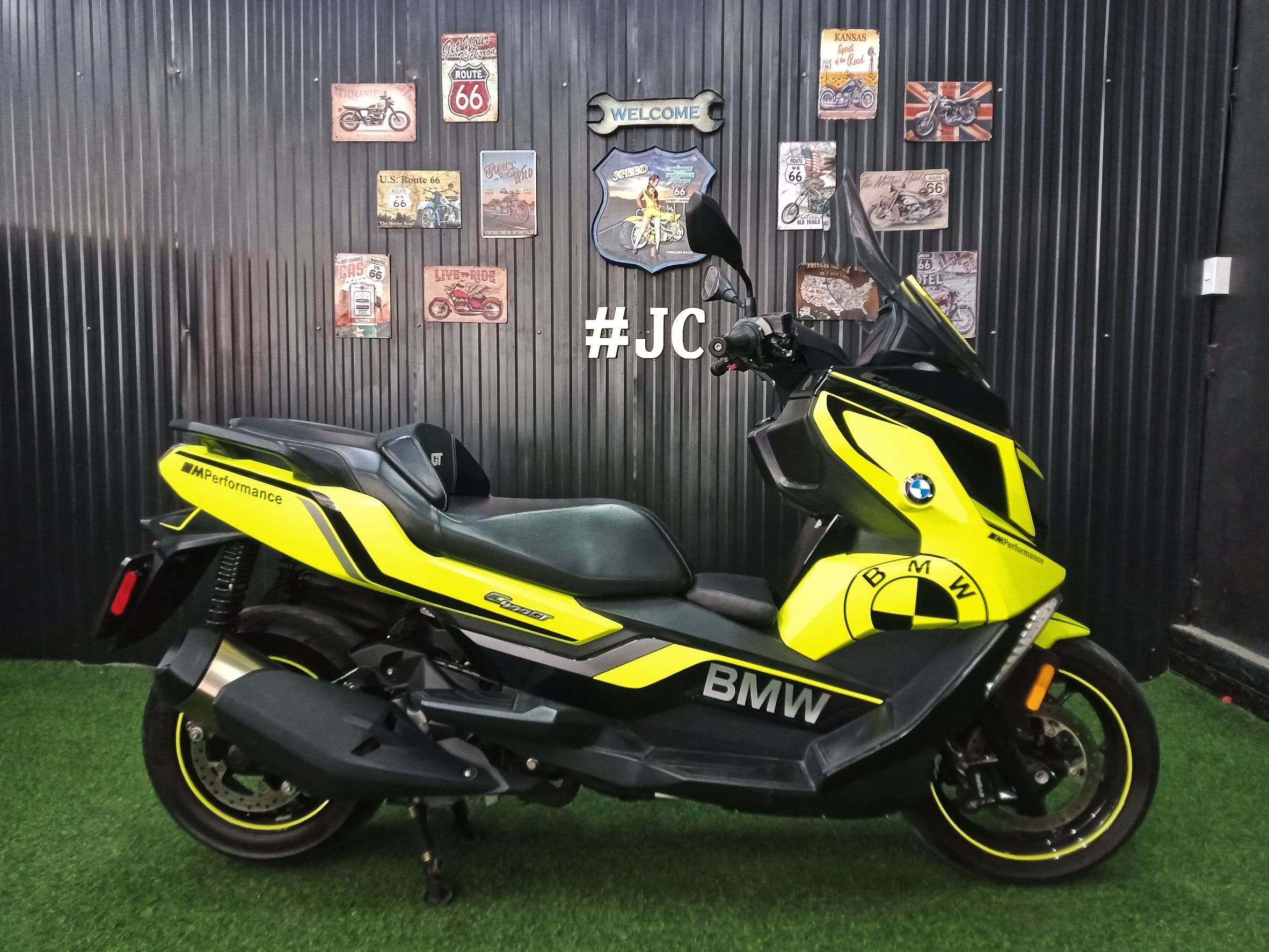 สกู๊ตเตอร์หรูเกรดพรีเมียม BMW C400GT รถปลายปี19 🤩 Warp ลาย Performance+Service เรียบร้อย 👍