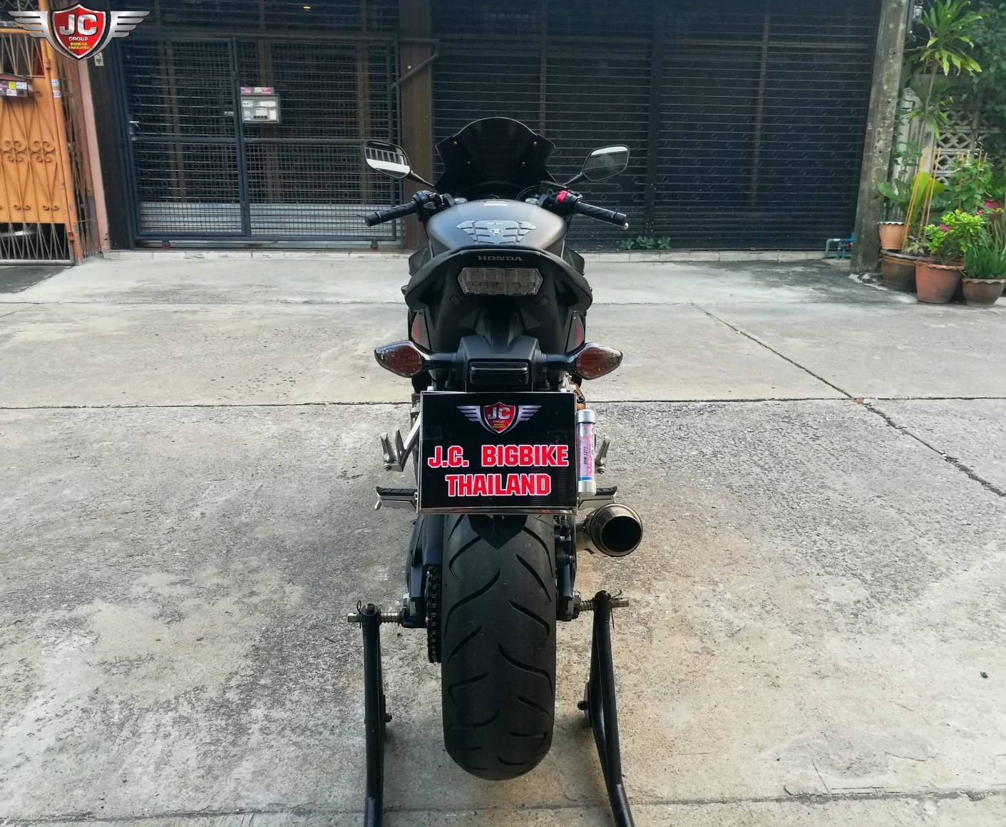 CBR650F LED 2018 ไมล์แท้ 1,xxx กิโล สภาพป้ายแดง