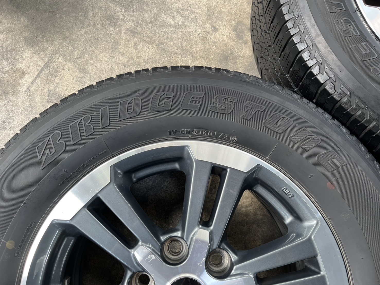 ✨ล้อแม็กพร้อมยาง 6รู139✨Mitsu Triton ขอบ 17 เทาหน้าเงา