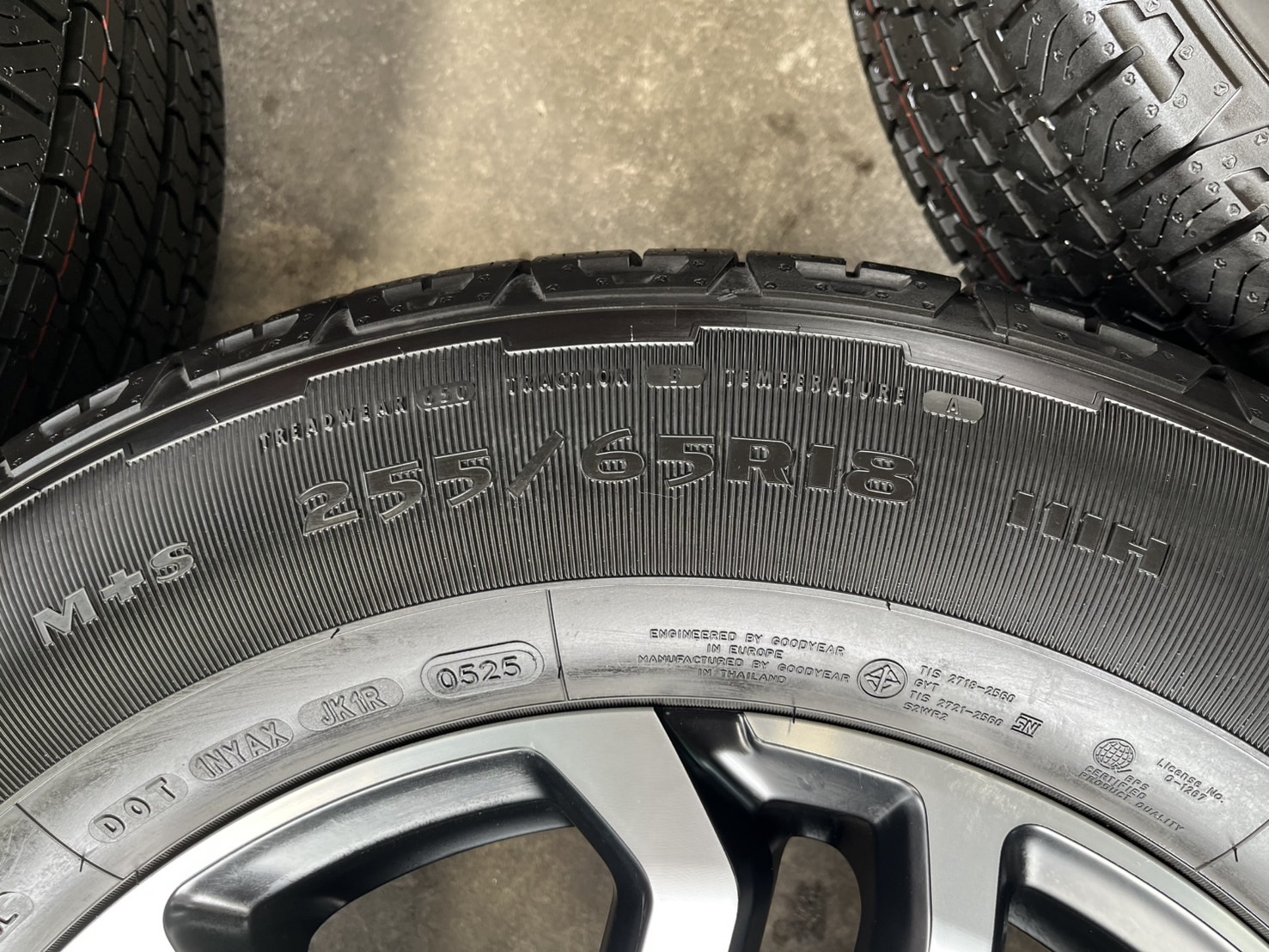 💥ปี25💥✨ล้อแม็กป้ายแดง✨Ford Next-Gen Sport ขอบ 18 ดำหน้าเงา พร้อมยางใหม่ป้ายแดง 255-65-18 Goodyear💖