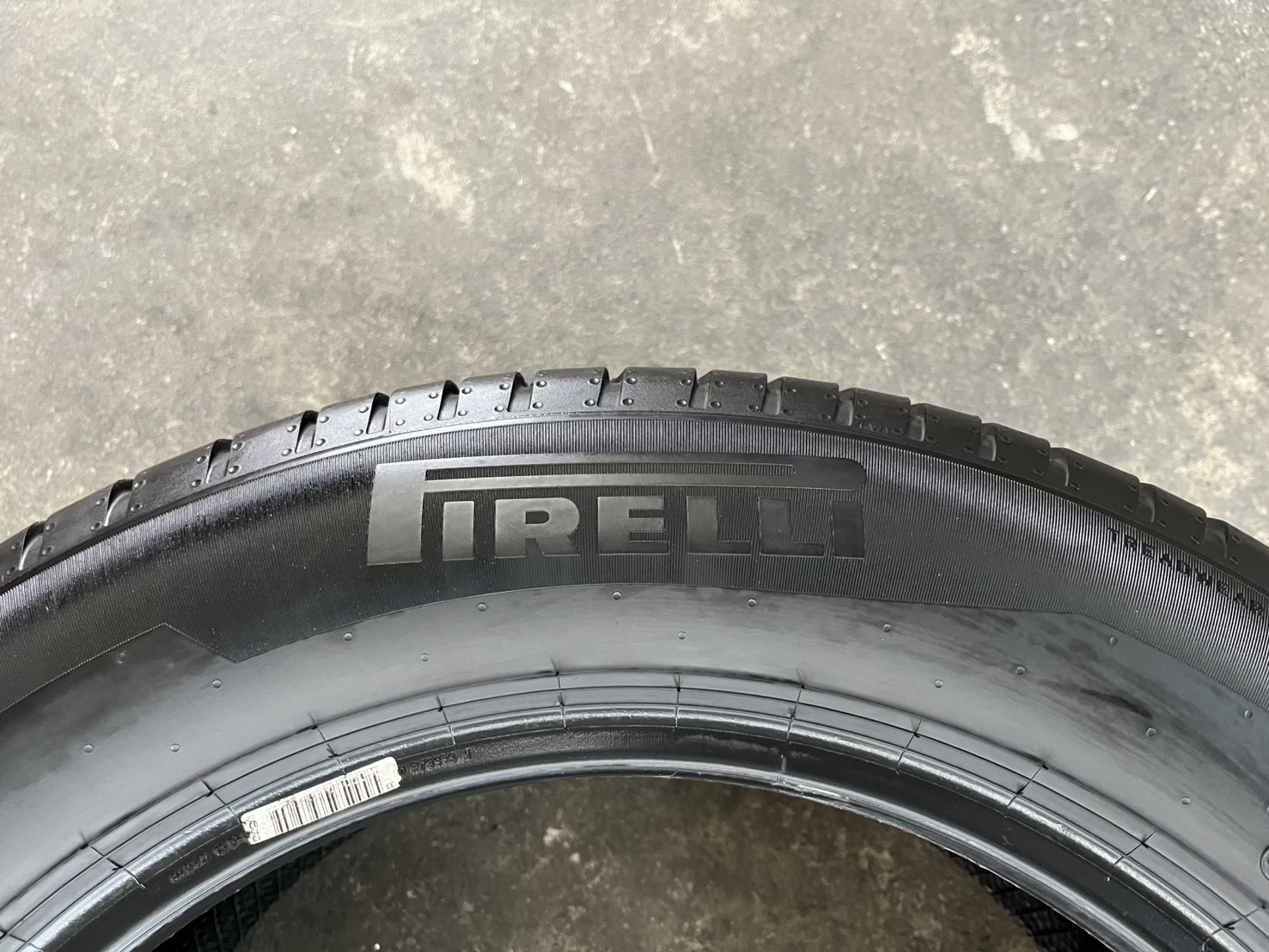 ✨ยาง✨215-55-16 Pirelli♨️ปี 24♨️สภาพสวย