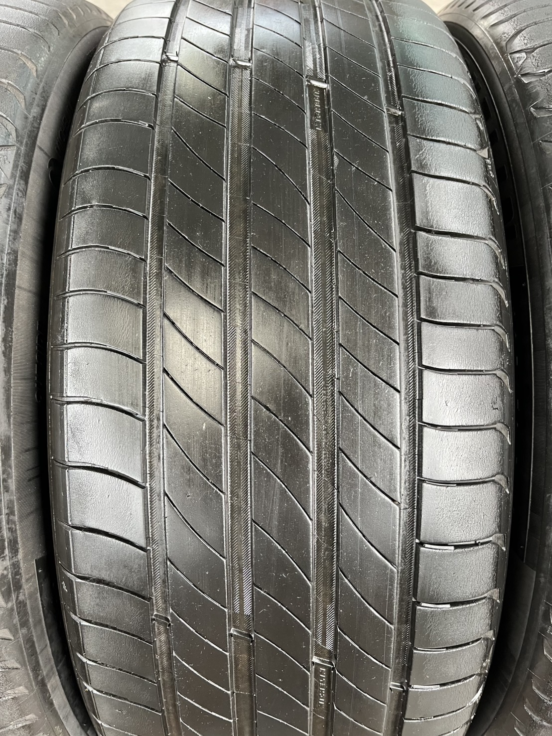 ✨ล้อแม็ก✨ISUZU D-Max รุ่นใหม่ล่าสุด ขอบ 18 แถมยาง 225-50-18 Michelin ปี 20