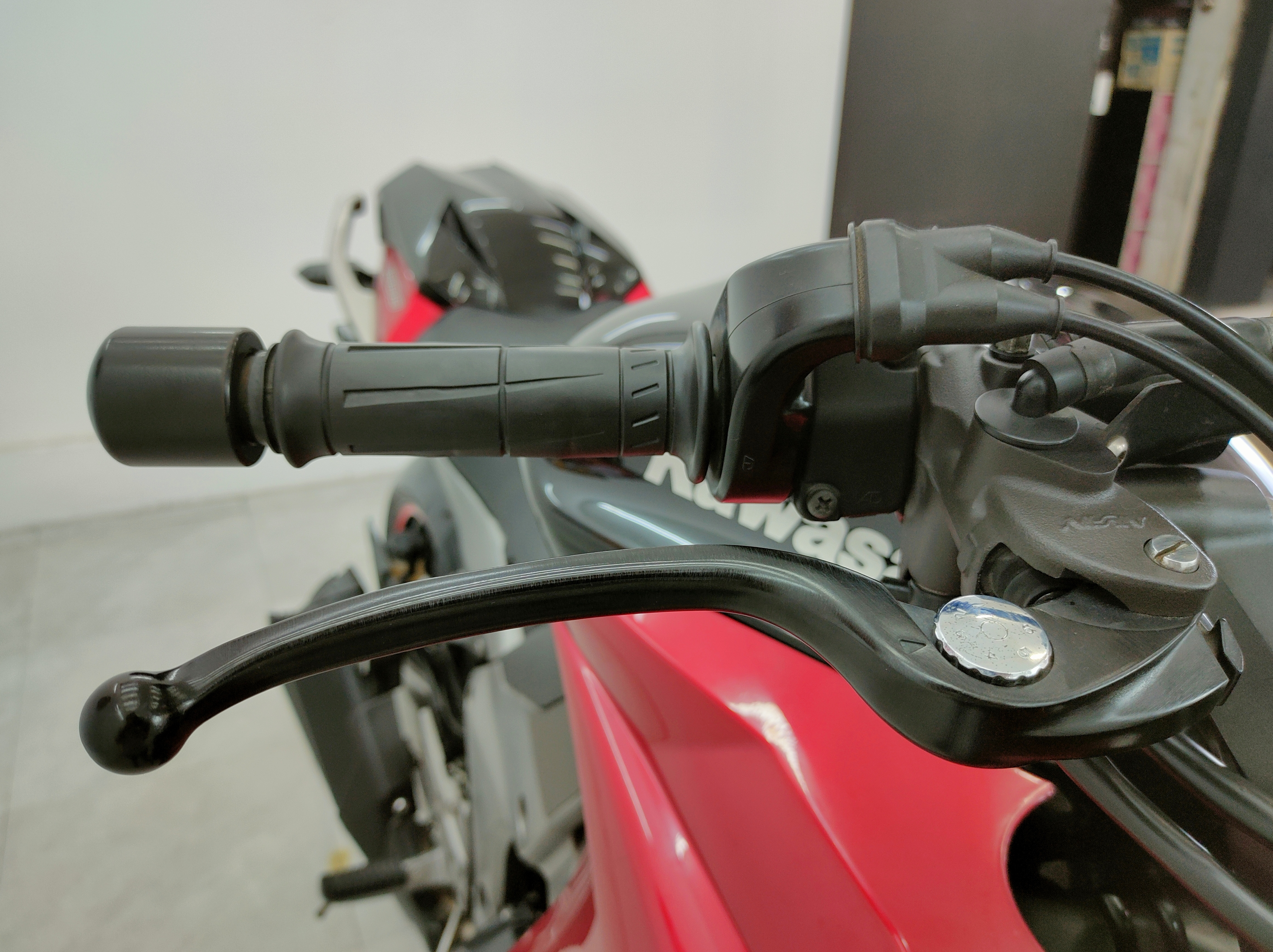 รถสวยสายจอดที่แท้ทรู...Kawasaki Ninja1000 ปลายปี 2011 สเปคนอก US." สีนี้ไม่มีซ้ำ"