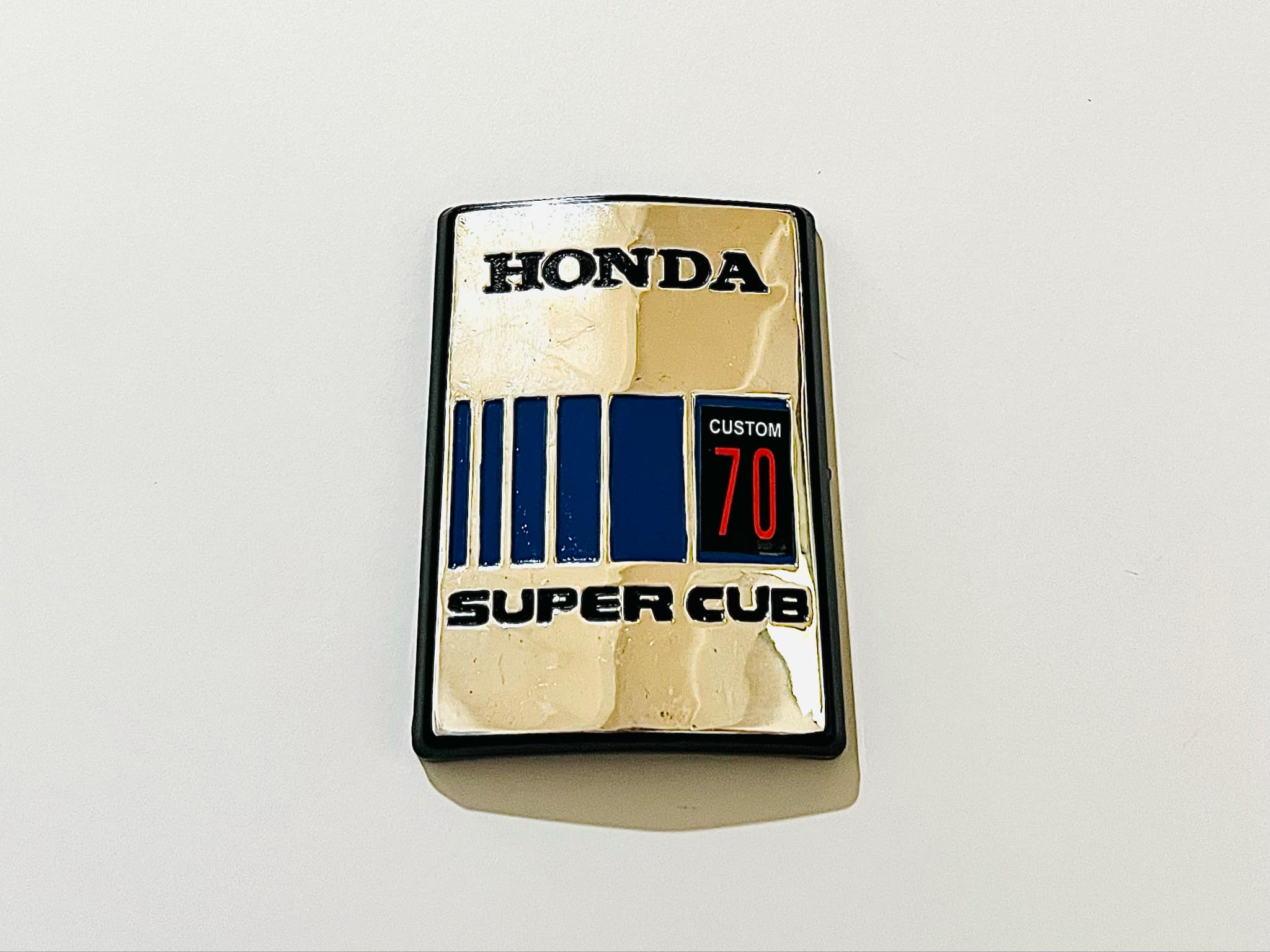 โลโก้ปิดแตร ซี700 C700 โลโก้ปิดแตรมอเตอร์ไซด์ซี700 C700 SUPER DELUXE 70 SUPER CUB 70 ดำ SUPER CUB 70 ฟ้า แจ้งลายในข้อความ