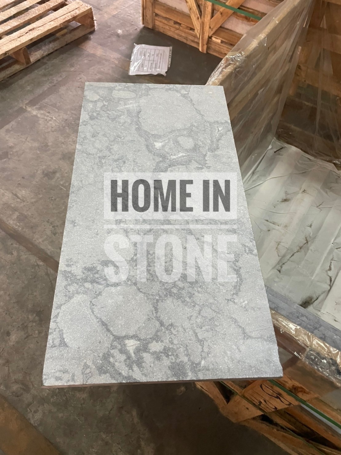 หินปูสระว่ายน้ำ white cloudy