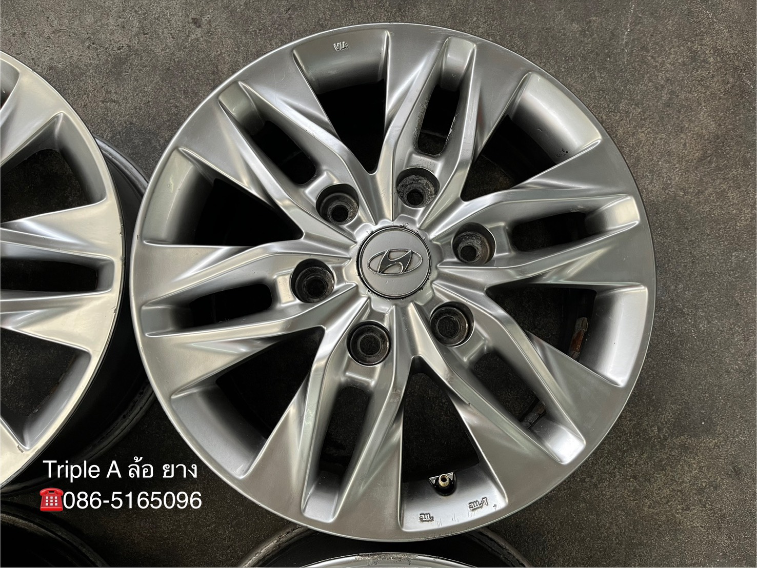 ✨ล้อแม็ก✨Hyundai H1 ขอบ 16 สีไฮเปอร์