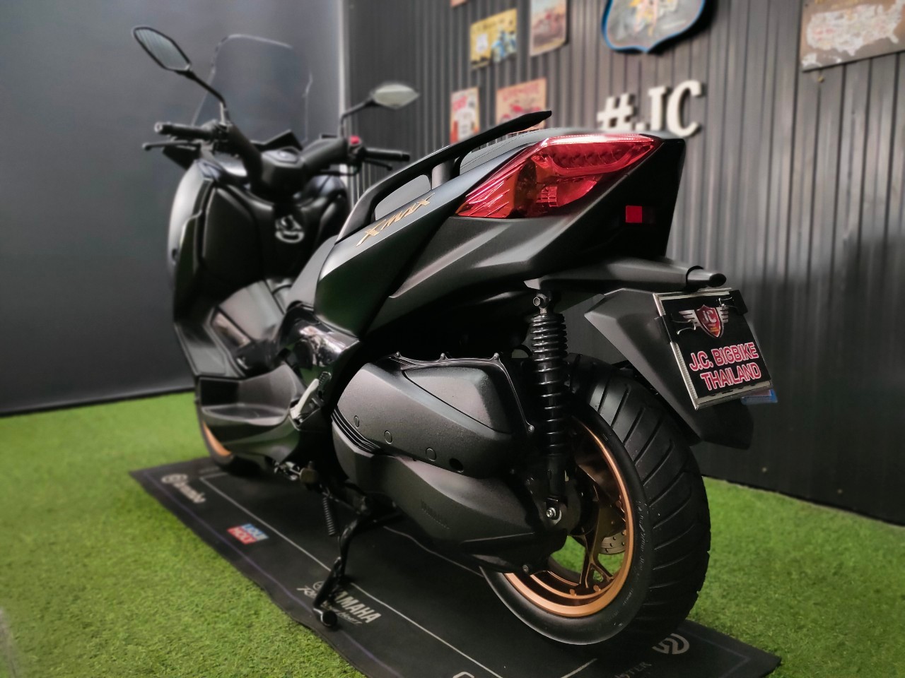 📢 มาให้จับจองกันแล้ว สกูตเตอร์ตัวแรงส์ YAMAHA XMAX300 'โลโก้ทอง' รถปลายปี2021 สวยเดิมใสไมล์แท้ไร้อุบัติเหตุ‼️