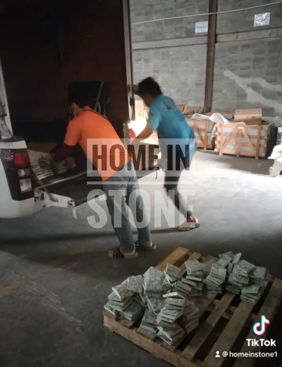 หินปูสระว่ายน้ำ Green Sukabumi Natural