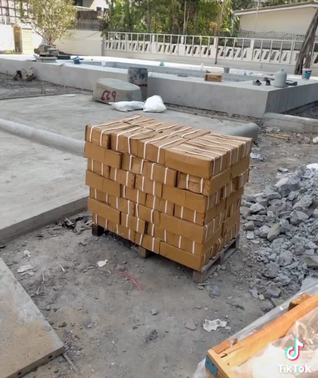 หินปูสระว่ายน้ำ Silver Grey