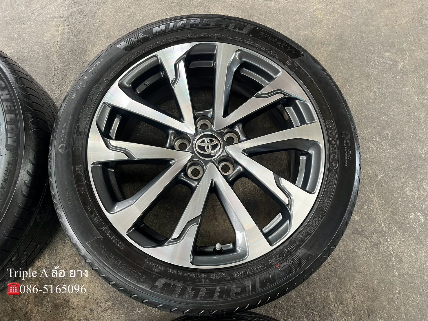 ✨ล้อแม็กพร้อมยาง✨Toyota Corolla Cross ขอบ 18 เทาหน้าเงา💖สภาพสวย💖