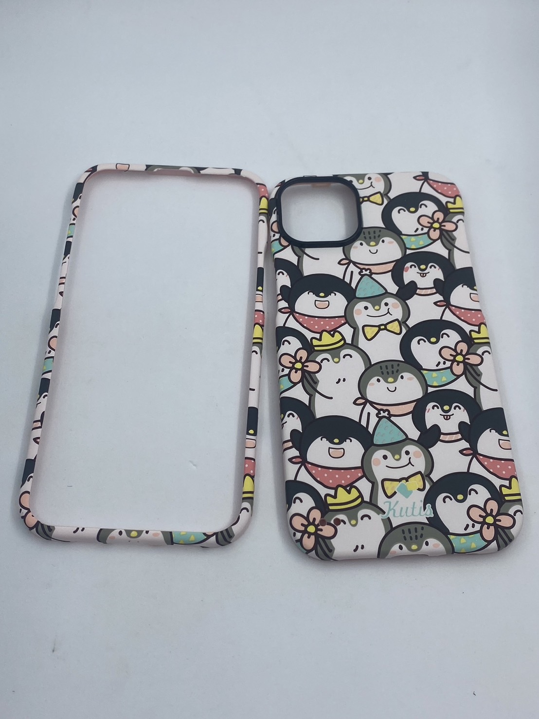 เคสคูทิส(Kutis)เคสไอโฟน14PLUS(ลายเพนกวิน)มาใหม่ เคสประกบหน้า-หลัง เคสเรืองแสง เคสลายวินเทจ ร้านSuperhero Klongthom
