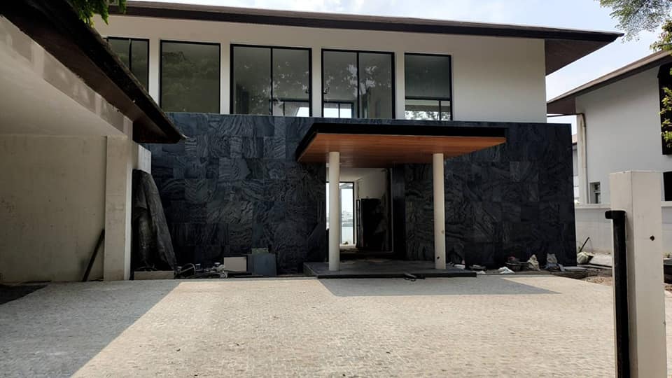 หิน Silver Grey สวยงามตามท้องเรื่อง