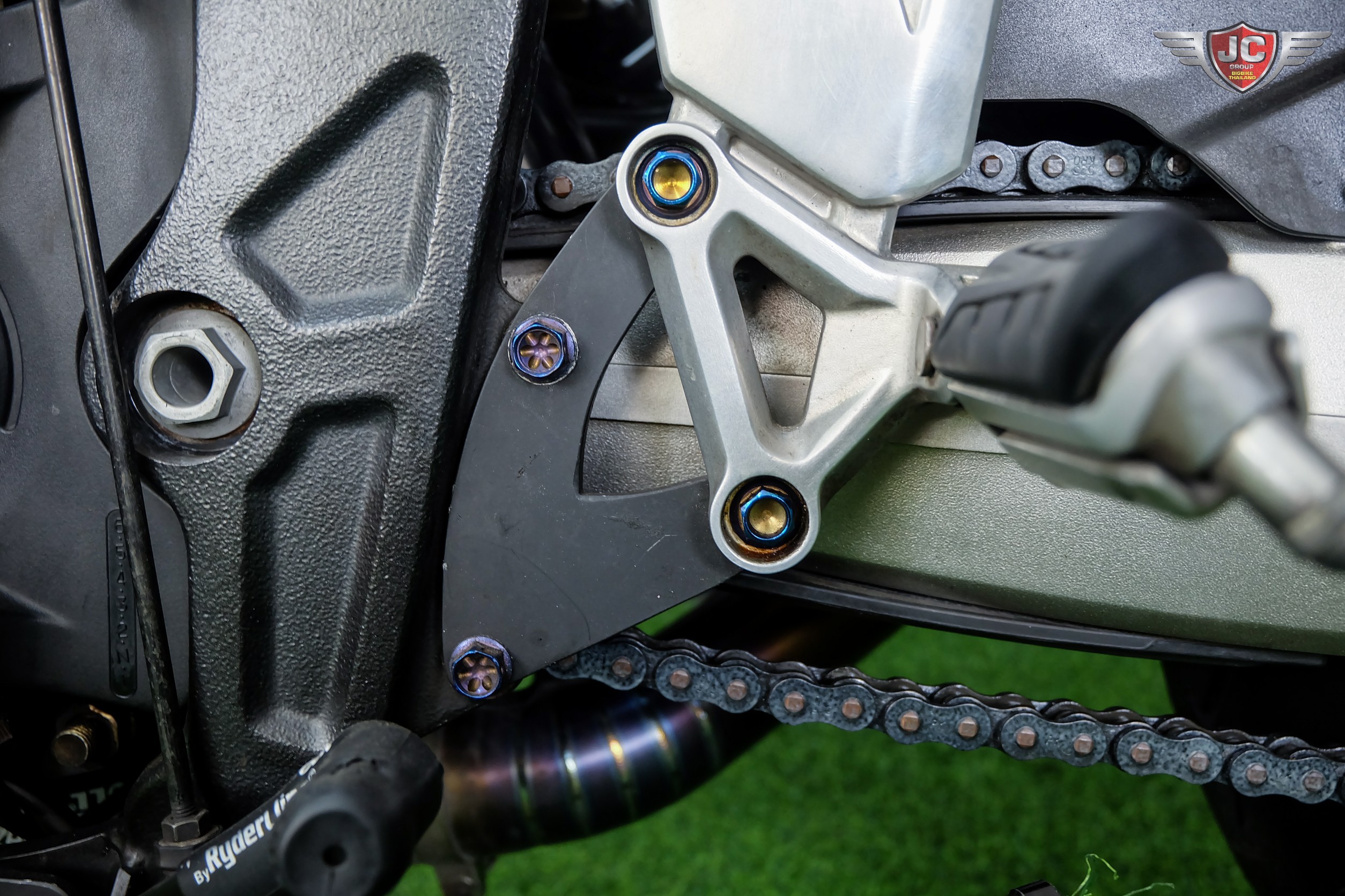 คนไทย...เอา"ไตร"ไปเลย‼️ CB650F Tri-colour ปลายปี 2015 ขี่นิ่มพร้อมใช้ยางใหม่....หาอยู่ต้องจัด 🤗