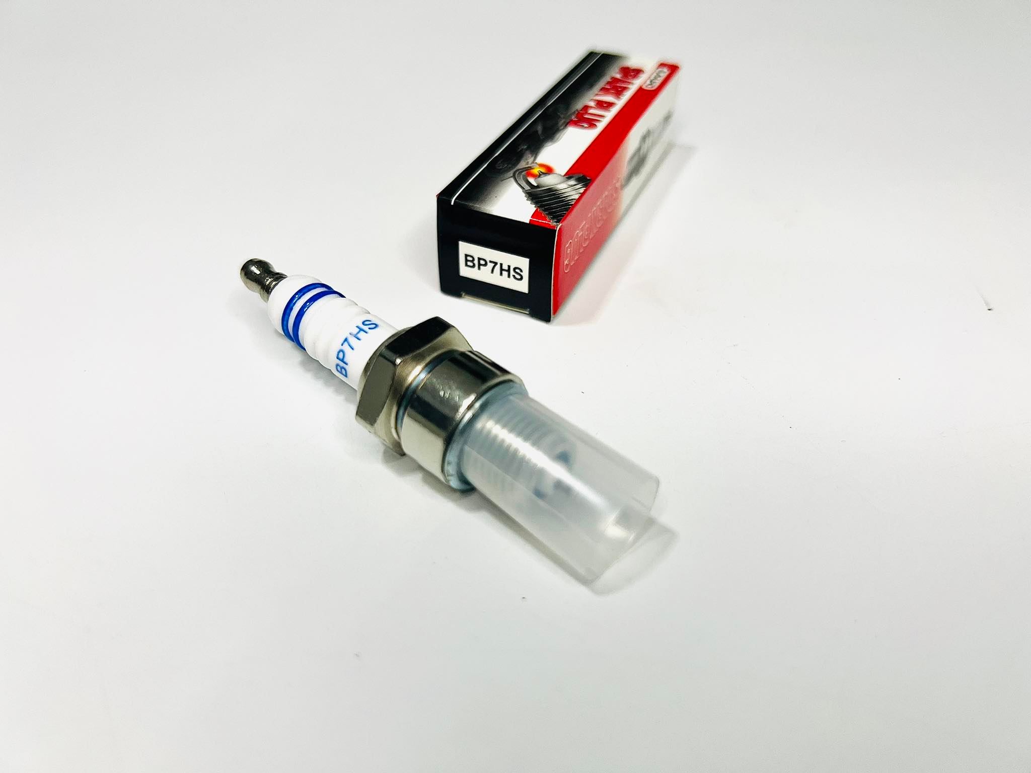 หัวเทียน suzuki rc100 เกลียวสั้น ราคาส่ง