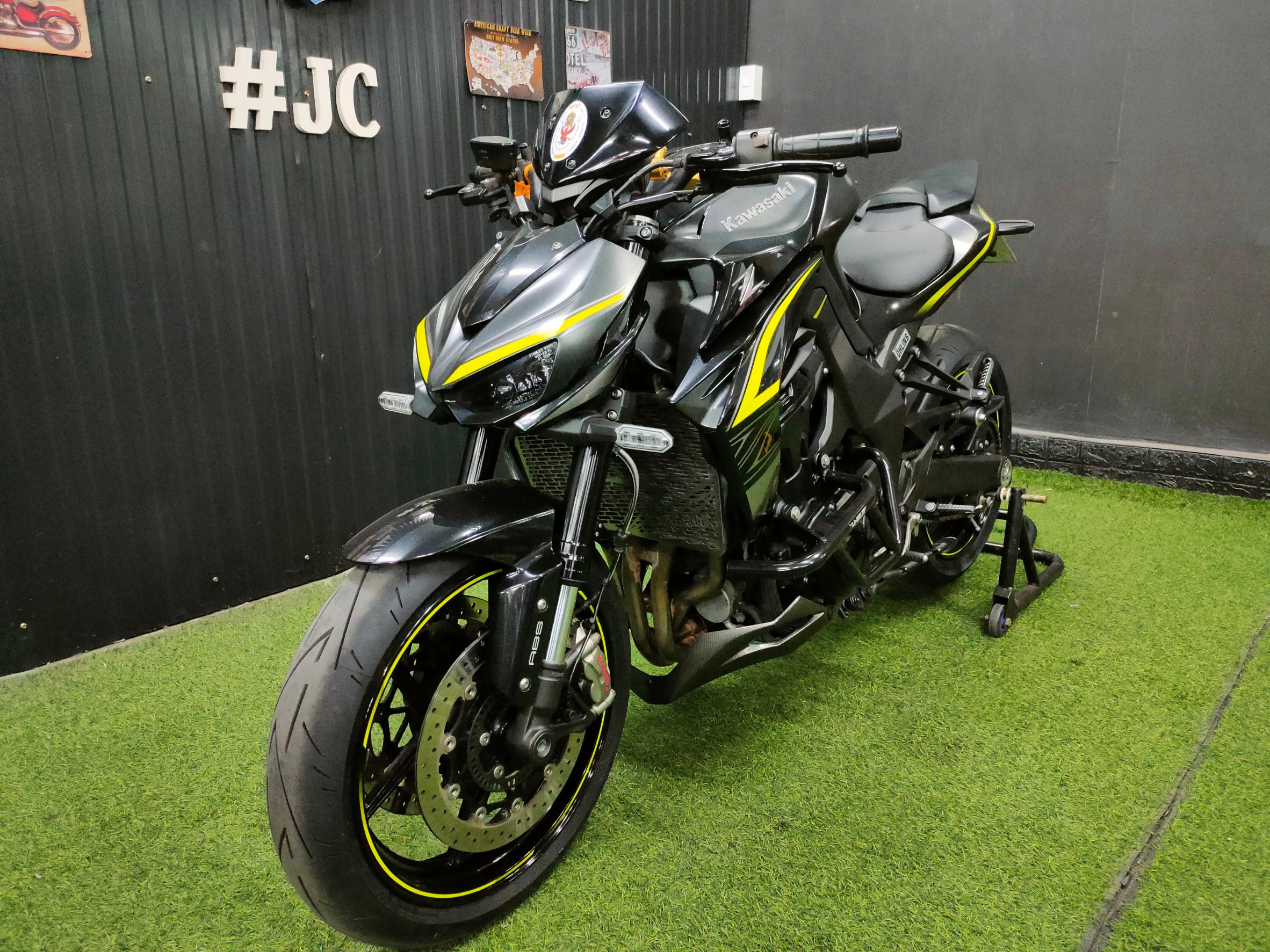 แรดพันธุ์....อ๊า 🤪 หล่อเลยคันนี้ #Z1000R ปี2018 "Optionsล้นๆรถมือเดียว"...ออกห้างร่วม7แสนเลยนะ‼️