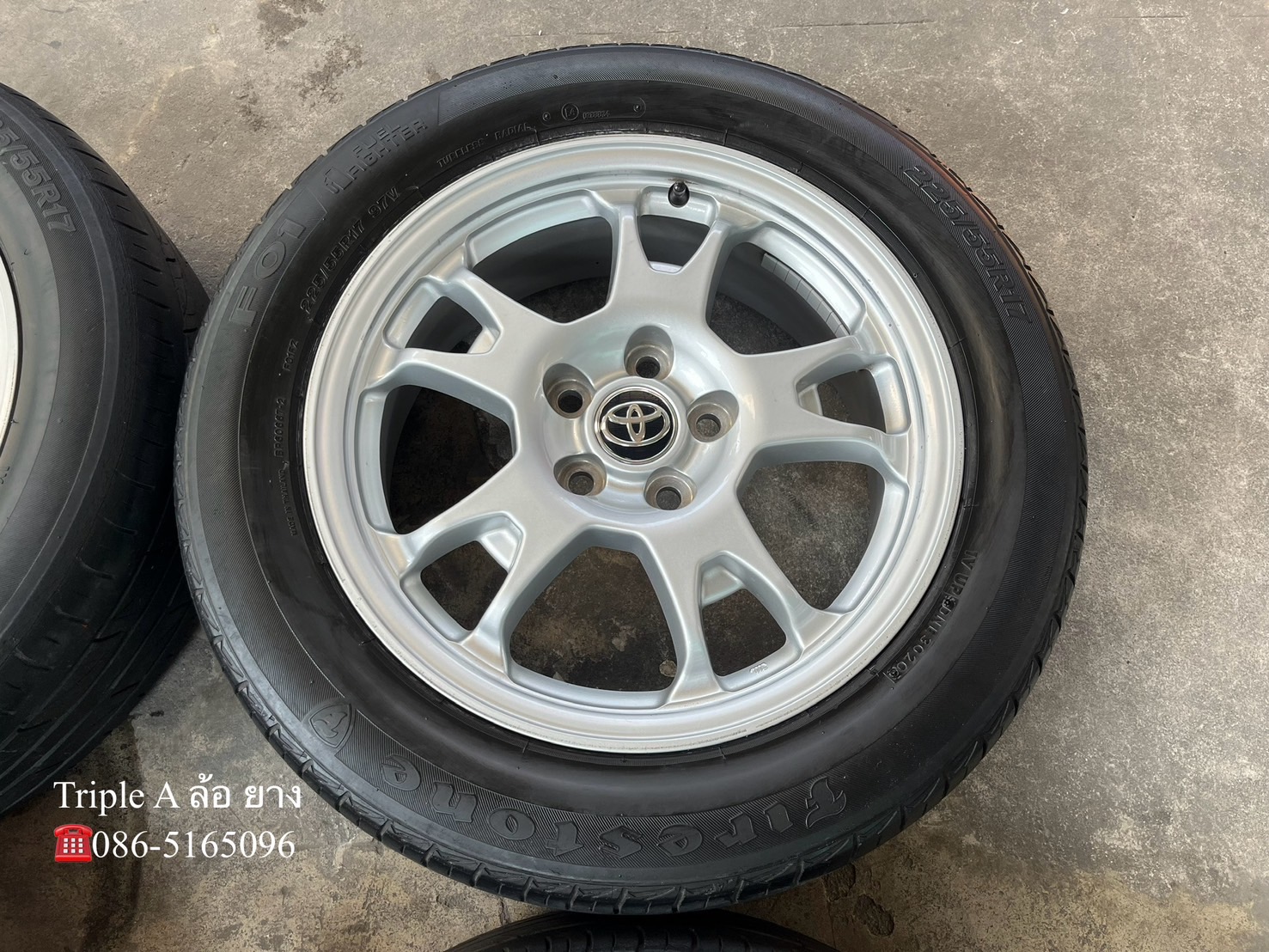 ✨ล้อแม็ก 5รู114✨Toyota ขอบ 17 สีบอร์น แถมยาง 225-55-17 Firestone ปี 20