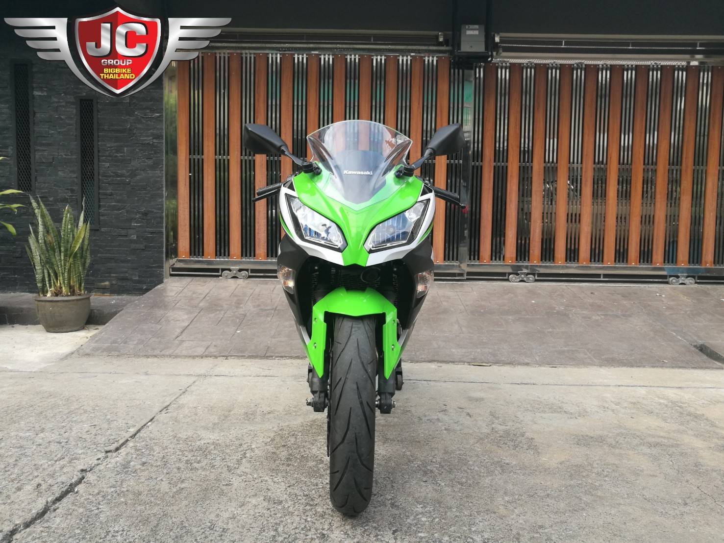 รถบ้านแท้มือเดียว สวยกริ๊บ เครื่องเป๊ะ สีเดิม ลายพิเศษฉลอง30ปี