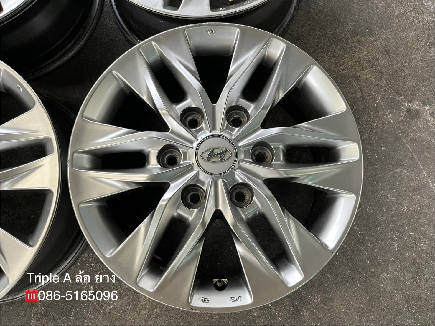 ✨ล้อแม็ก✨Hyundai H1 ขอบ 16 สีไฮเปอร์