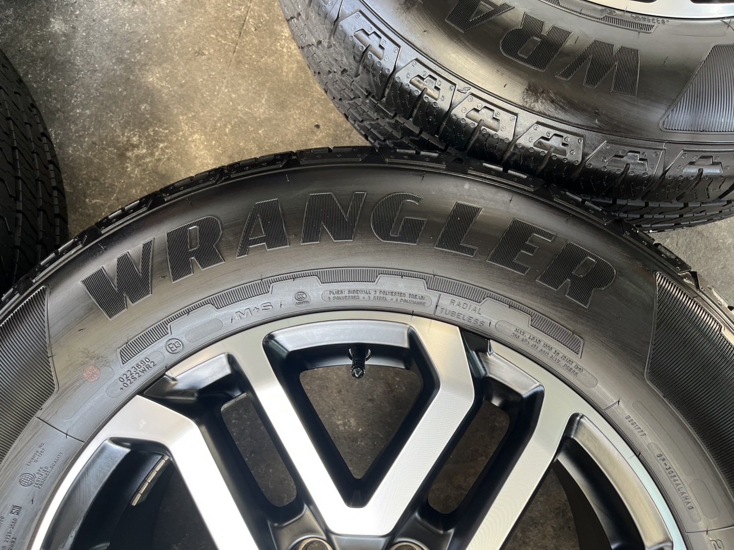 ✨ล้อแม็กพร้อมยางใหม่ป้ายแดง✨Ford Next-Gen Sport ขอบ 18 ดำหน้าเงา💖ใหม่กริ๊บ💖