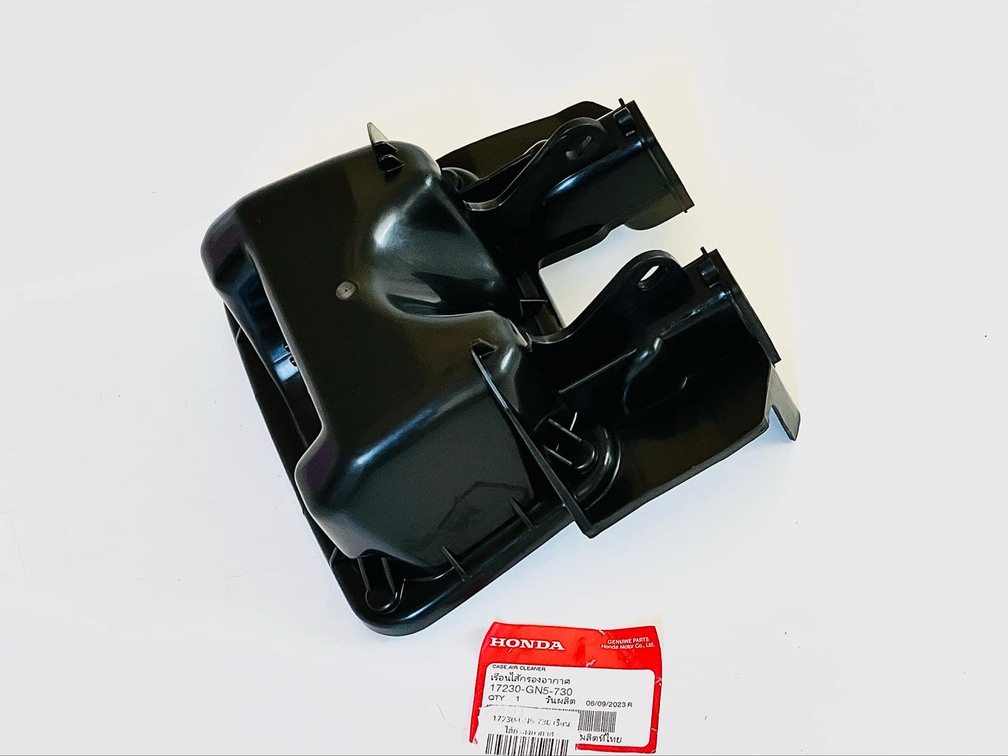 เสื้อหม้อกรองตัวใหญ่ ดรีมคุรุสภา ดรีม c100n แท้ศูนย์ฮอนด้า B28