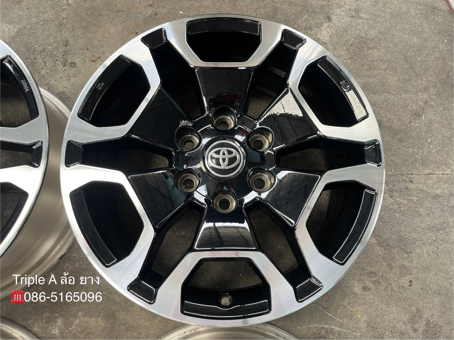 ✨ล้อแม็ก✨Toyota Revo รุ่นใหม่ล่าสุด ขอบ 18 ดำหน้าเงา🚘ใส่กับ Fortuner Revo Vigo 6รู139 ได้เลย