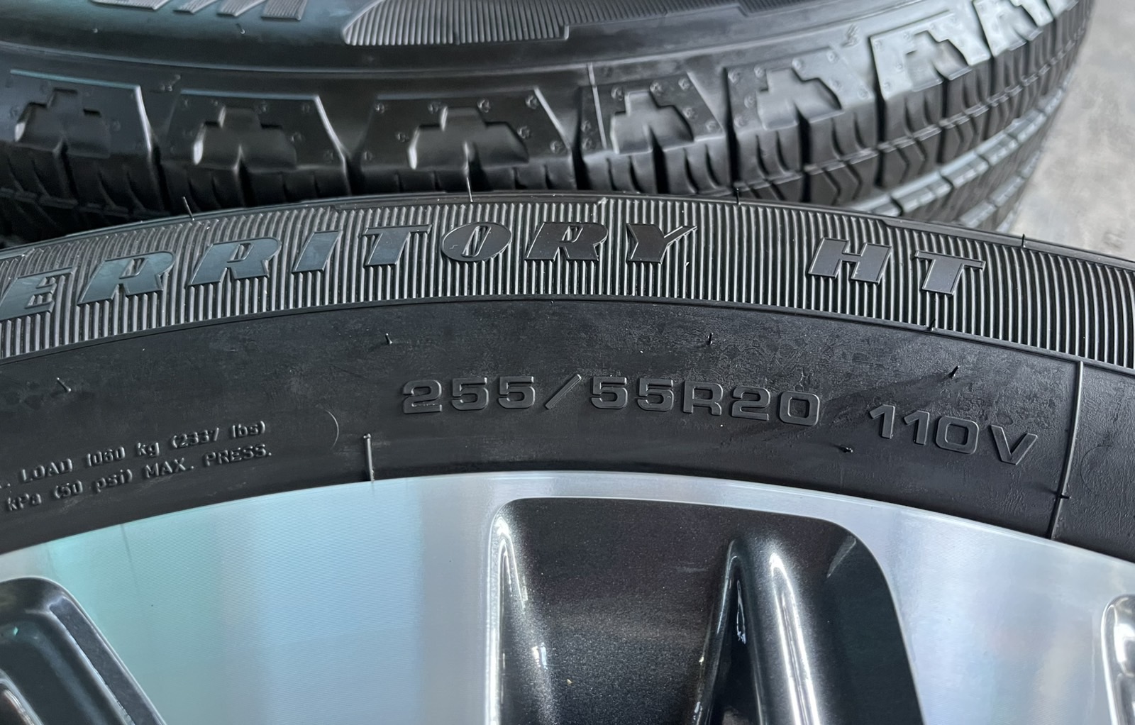 ✨ล้อแม็ก✨Toyota Fortuner Legender รุ่นใหม่ล่าสุด ขอบ 20 พร้อมยางน้องๆป้ายแดง 255-55-20 GoodYear🌟ปี 23🌟