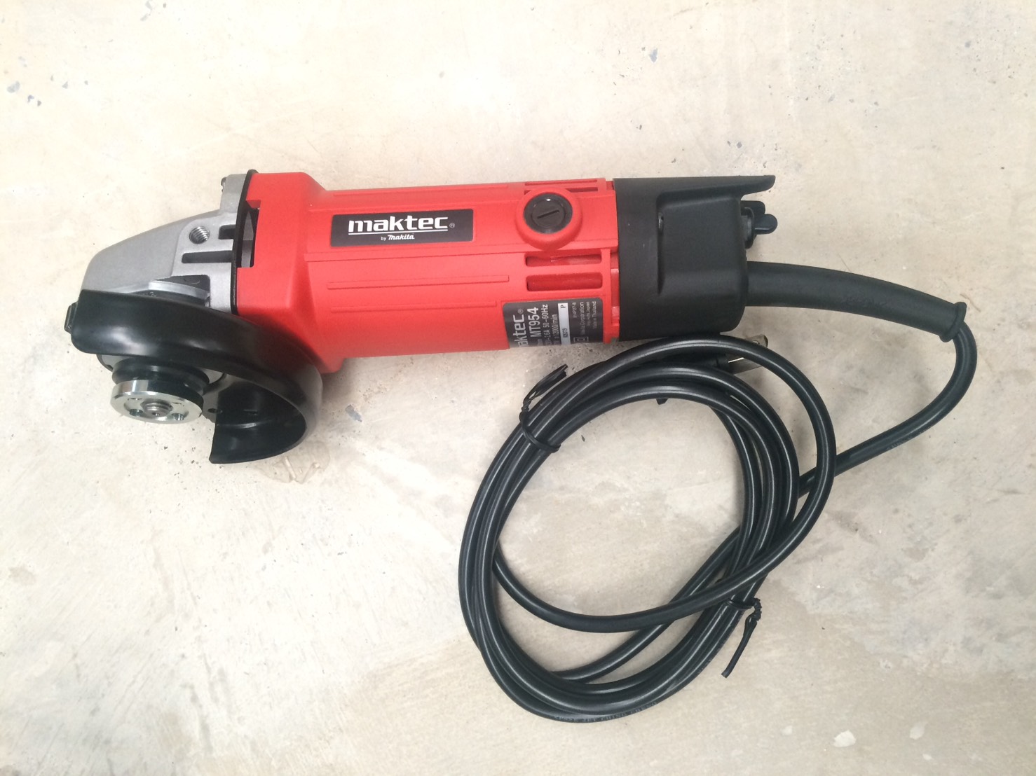 เครื่องเจียร์ 4" MT954 MAKTEC(ฟรีค่าจัดส่ง)