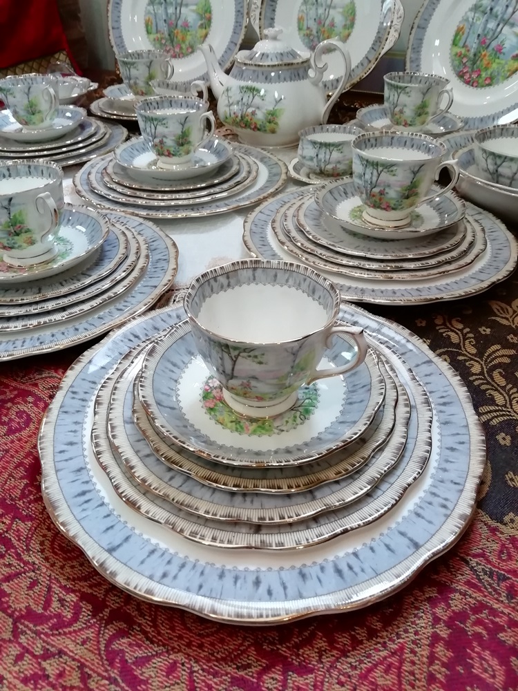 ชุดถ้วยชาจานชามชุดใหญ่ Royal Albert รุ่น Silver Birch จัดครบชุดถ้วยชาพร้อมกา นม น้ำตาล จานครบทุกประเภท