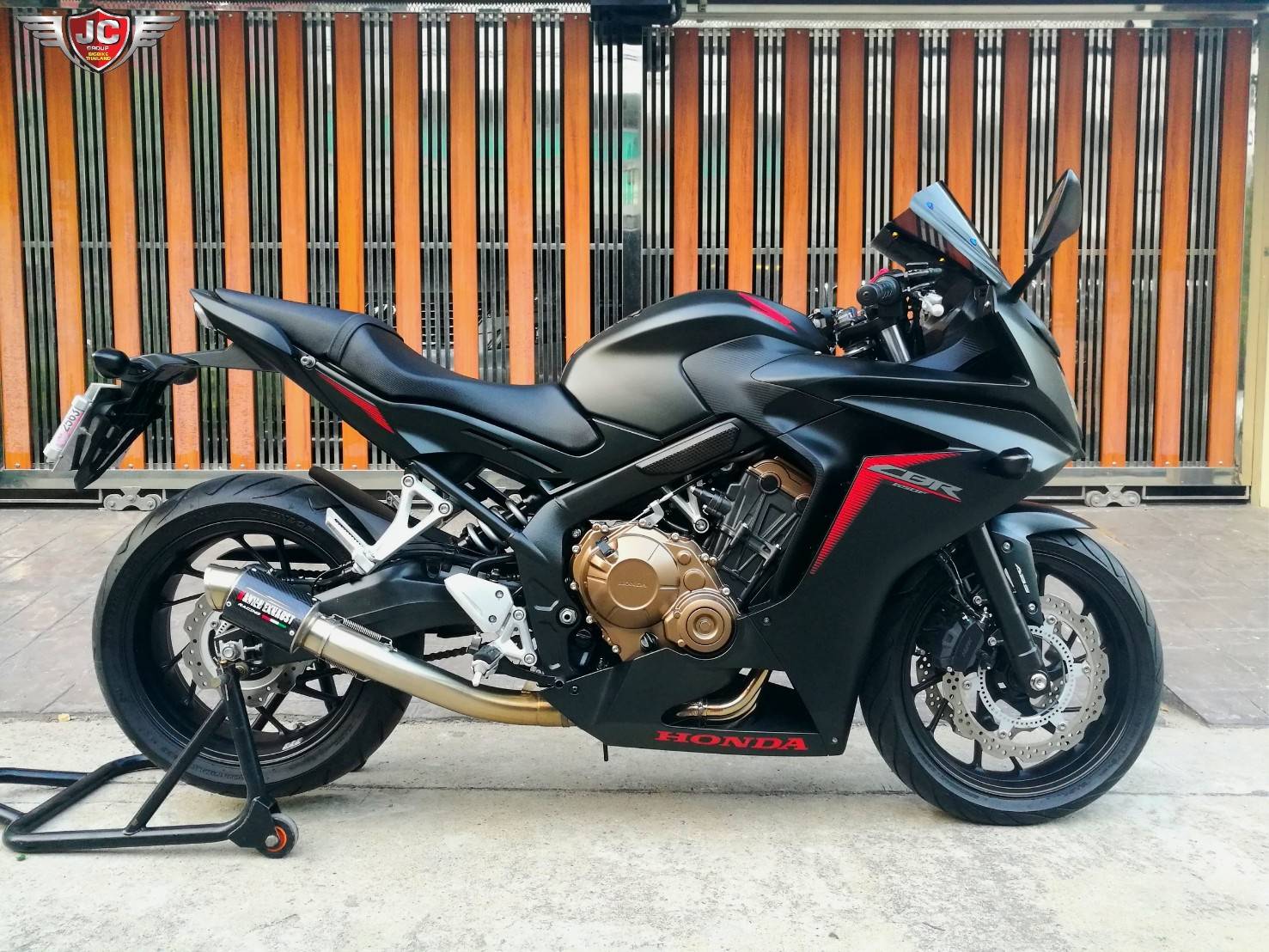 CBR650F LED 2018 ไมล์แท้ 1,xxx กิโล สภาพป้ายแดง