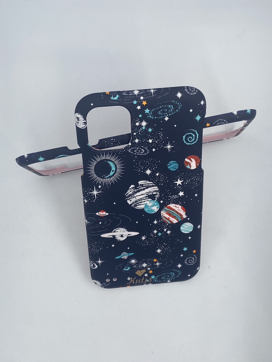 เคสคูทิส(Kutis)เคสไอโฟน11G(ลายอวกาศ)มาใหม่ เคสประกบหน้า-หลัง เคสเรืองแสง เคสลายวินเทจ ร้านSuperhero Klongthom