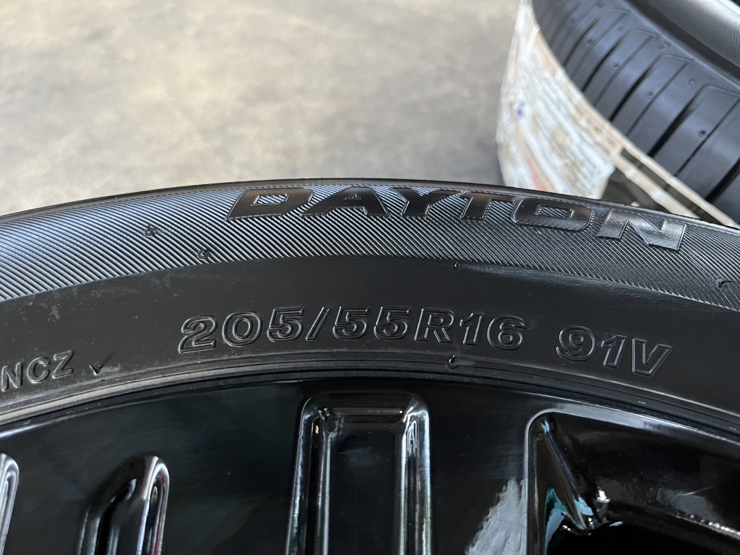 ✨ล้อแม็กป้ายแดง✨Mitsu Xpander Special Edition ขอบ 16 สีดำแท้💯พร้อมยางใหม่💯205-55-16 DAYTON By Bridgestone♨️ปี 24♨️