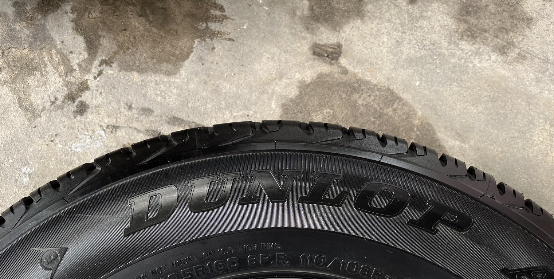 ✨ยางป้ายแดง✨205R16 Dunlop🚘เหมาะสำหรับ รถกระบะตัวเตี้ย ,รถกระบะสายบรรทุก