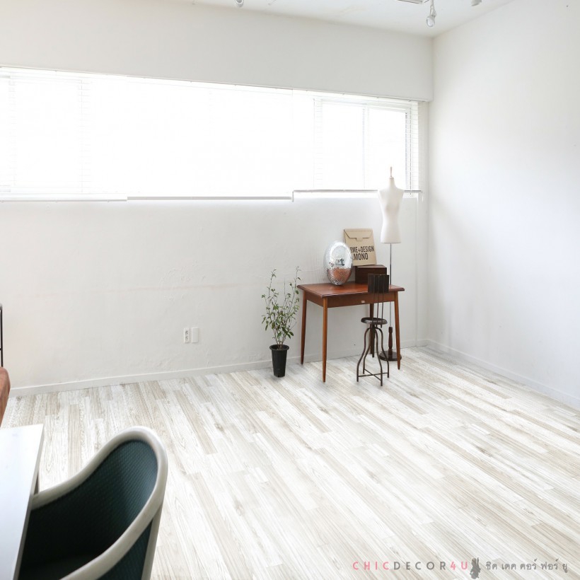 พีวีซีปูพื้น ลายไม้โมเดริน สีขาวเบจ White Beige-wood panel JP-012 หน้ากว้าง 100 ซม หนา 0.6 มม ยาวเมตรละ