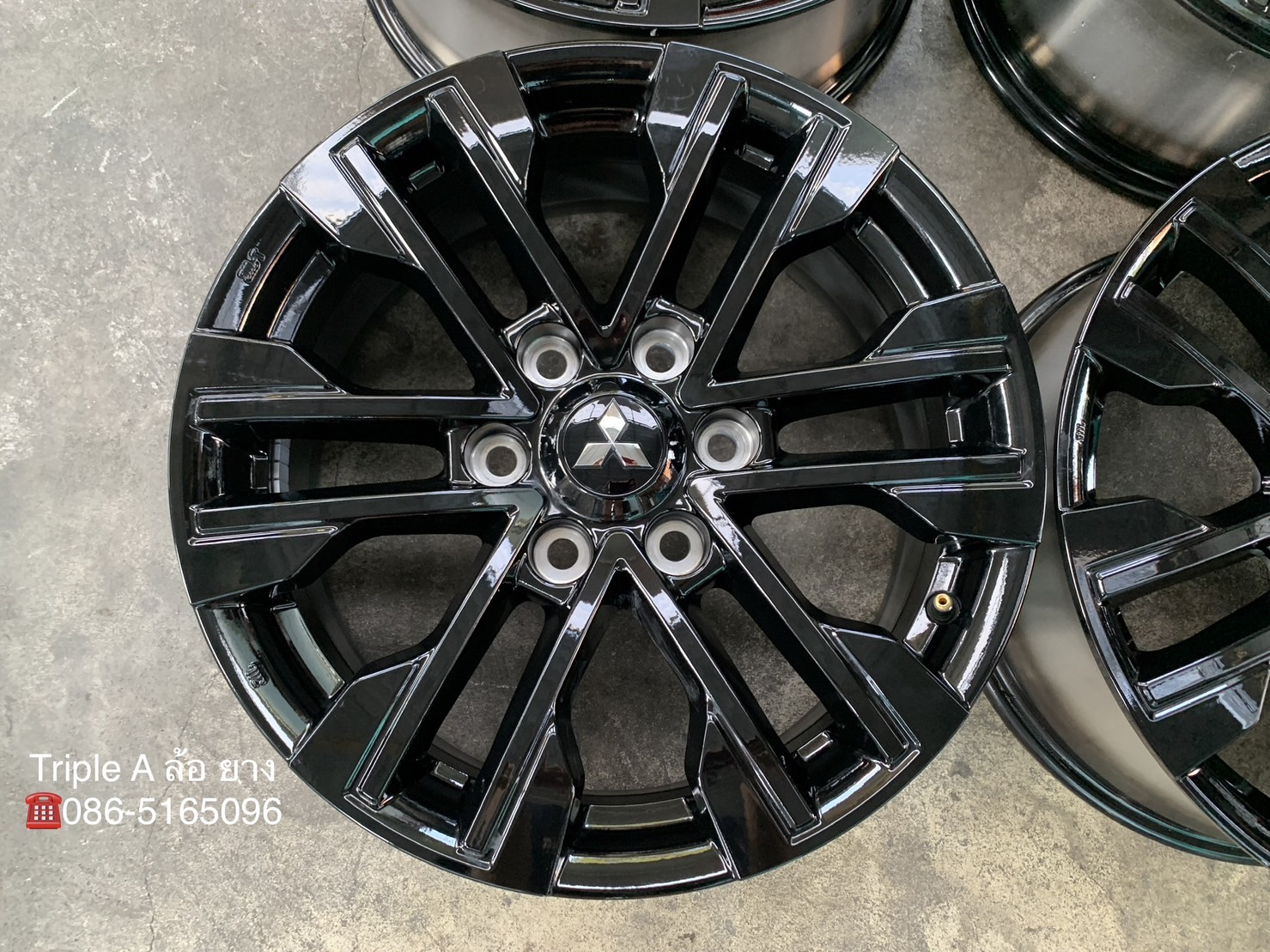 ✨ล้อแม็กป้ายแดง✨Mitsu Pajero Elite รุ่นใหม่ล่าสุด ขอบ 18 สีดำแท้💯ใหม่กริ๊บ💖