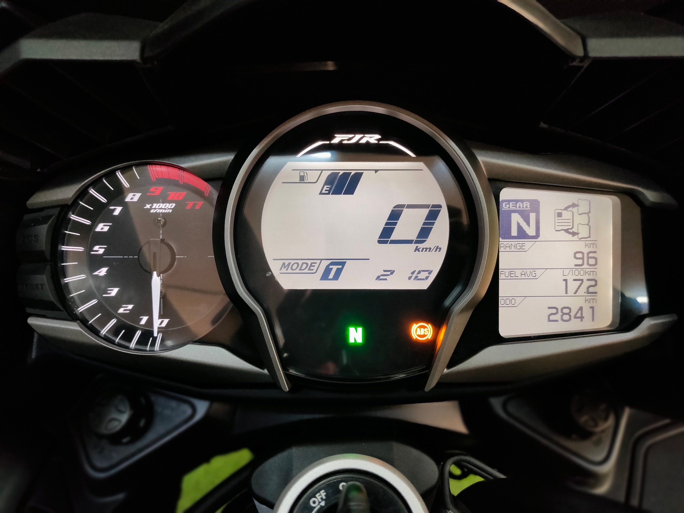 Sport Touring ตัวพรีเมียมจากค่าย YAMAHA รุ่น FJR1300AS ตัวท๊อป Autoclutch ขับเพลาปลายปี 2018 แท้สายจอดไมล์ 2,xxx 😎 โฉมปัจจุบัน...นับคันได้เลย‼️