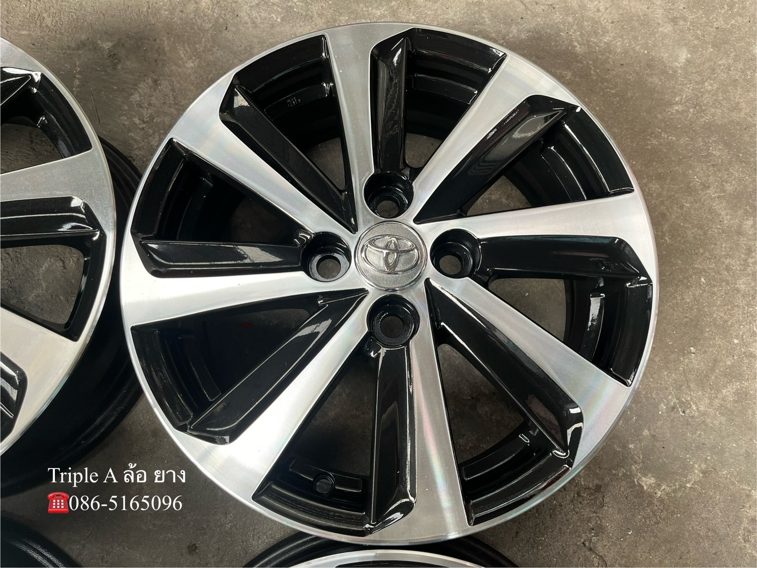 ✨ล้อแม็ก✨Toyota Vios 8 ก้าน ขอบ 15 ดำหน้าเงา💖สวยกริ๊บ🚘ใส่กับ Toyota Vios ,Yaris Ativ ได้เลย