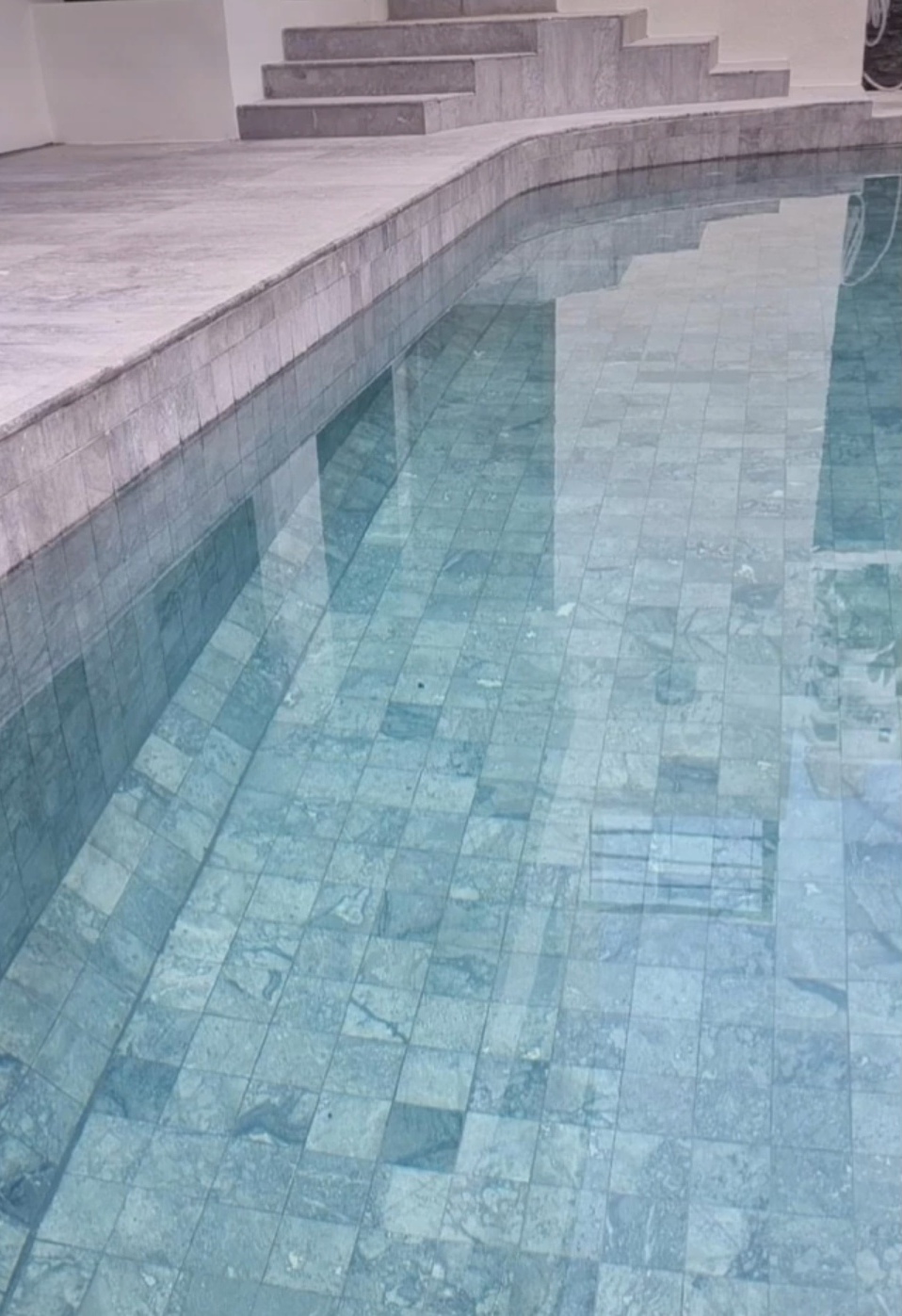 หินธรรมชาติสำหรับปูสระว่ายน้ำ สีเทาอ่อนสไตล์ยุโรป สินค้าพร้อมส่ง