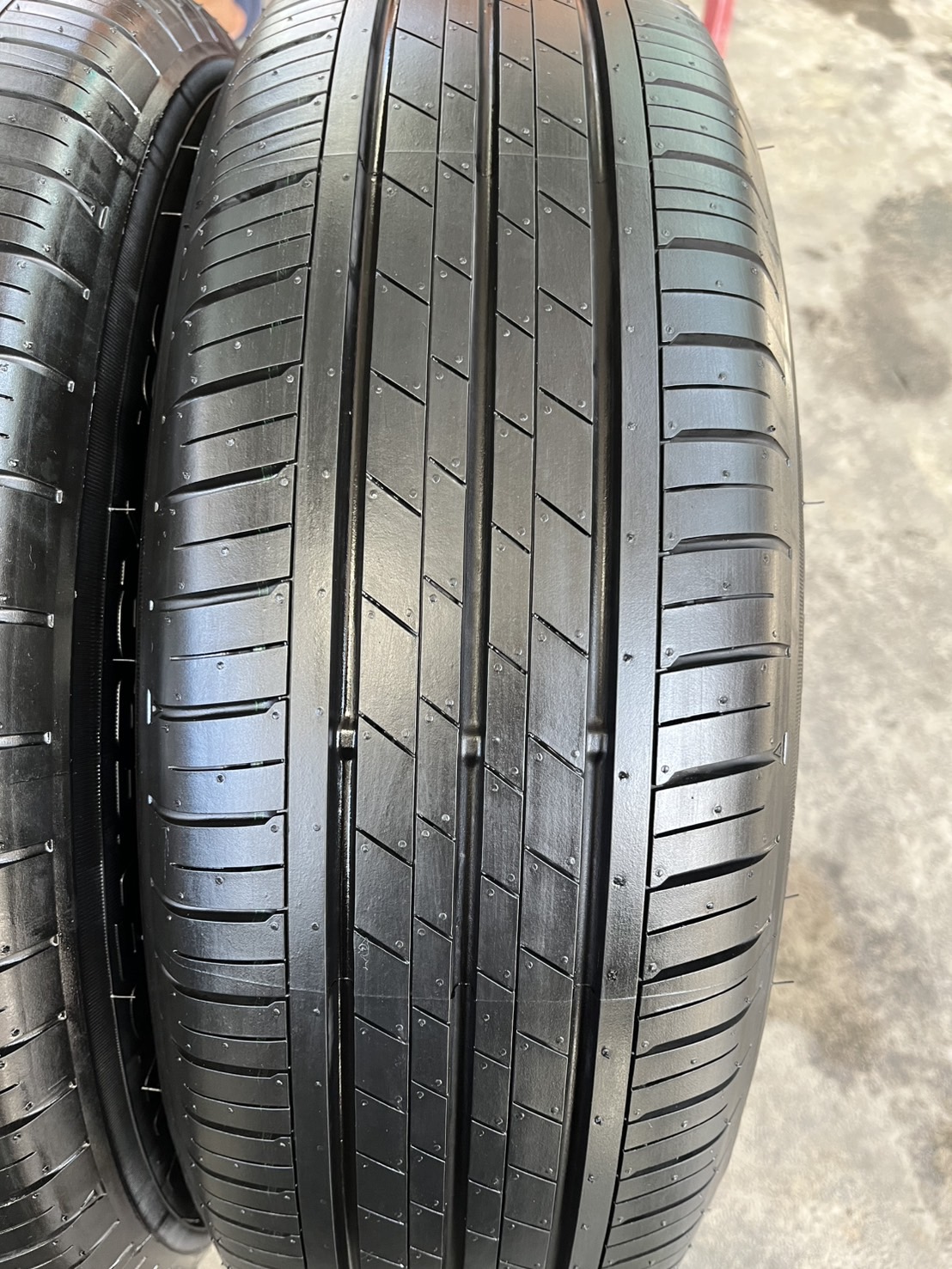 ✨ยางป้ายแดง✨195-65-15 TOYO♨️ปลายปี 24♨️สวยกริ๊บ🚗ถอดจากรถใหม่ป้ายแดง