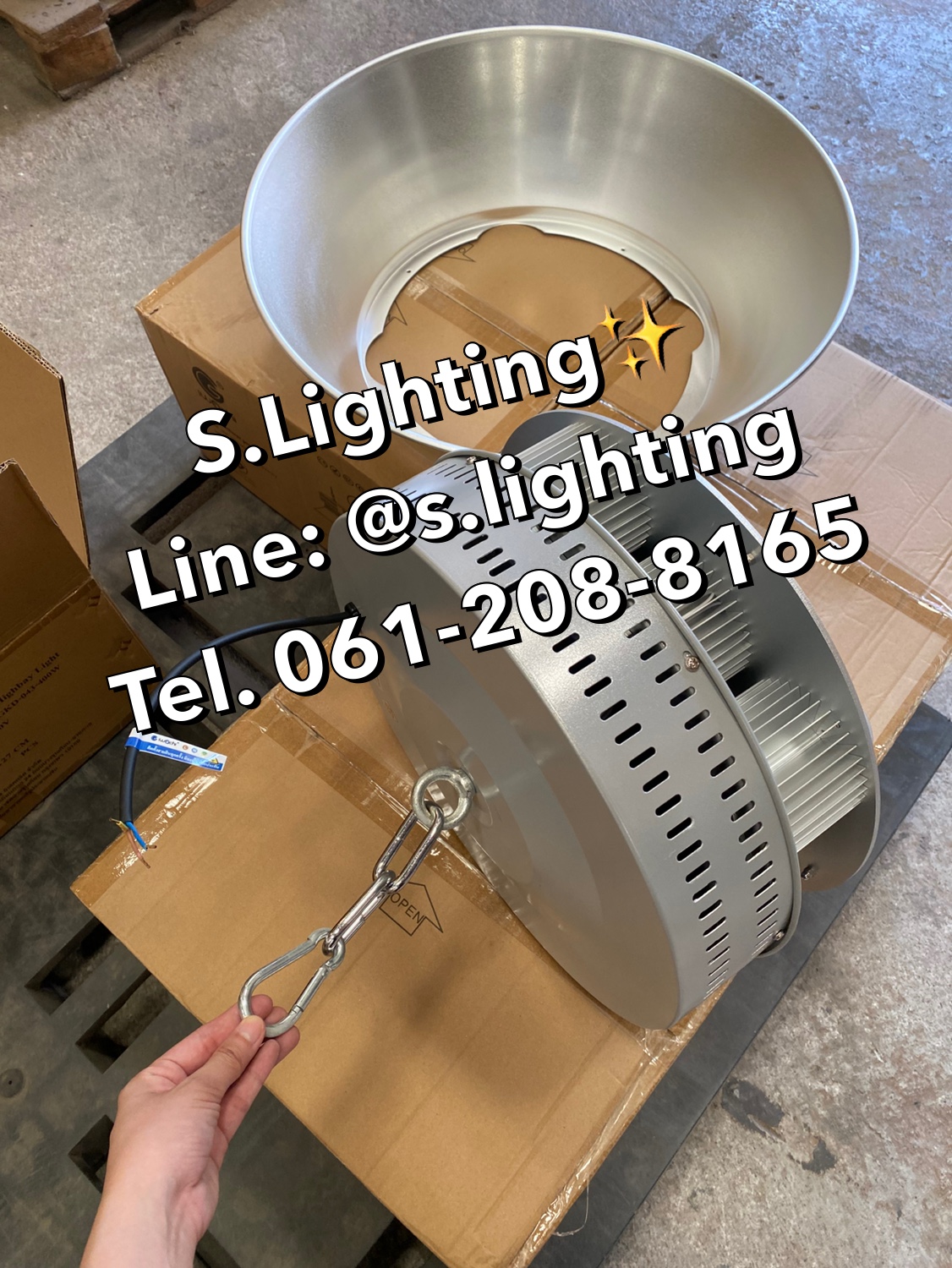 โคมไฮเบย์ รุ่น GKD-043 (มีพัดลมระบายความร้อนในตัว) LED 400w แสงขาว