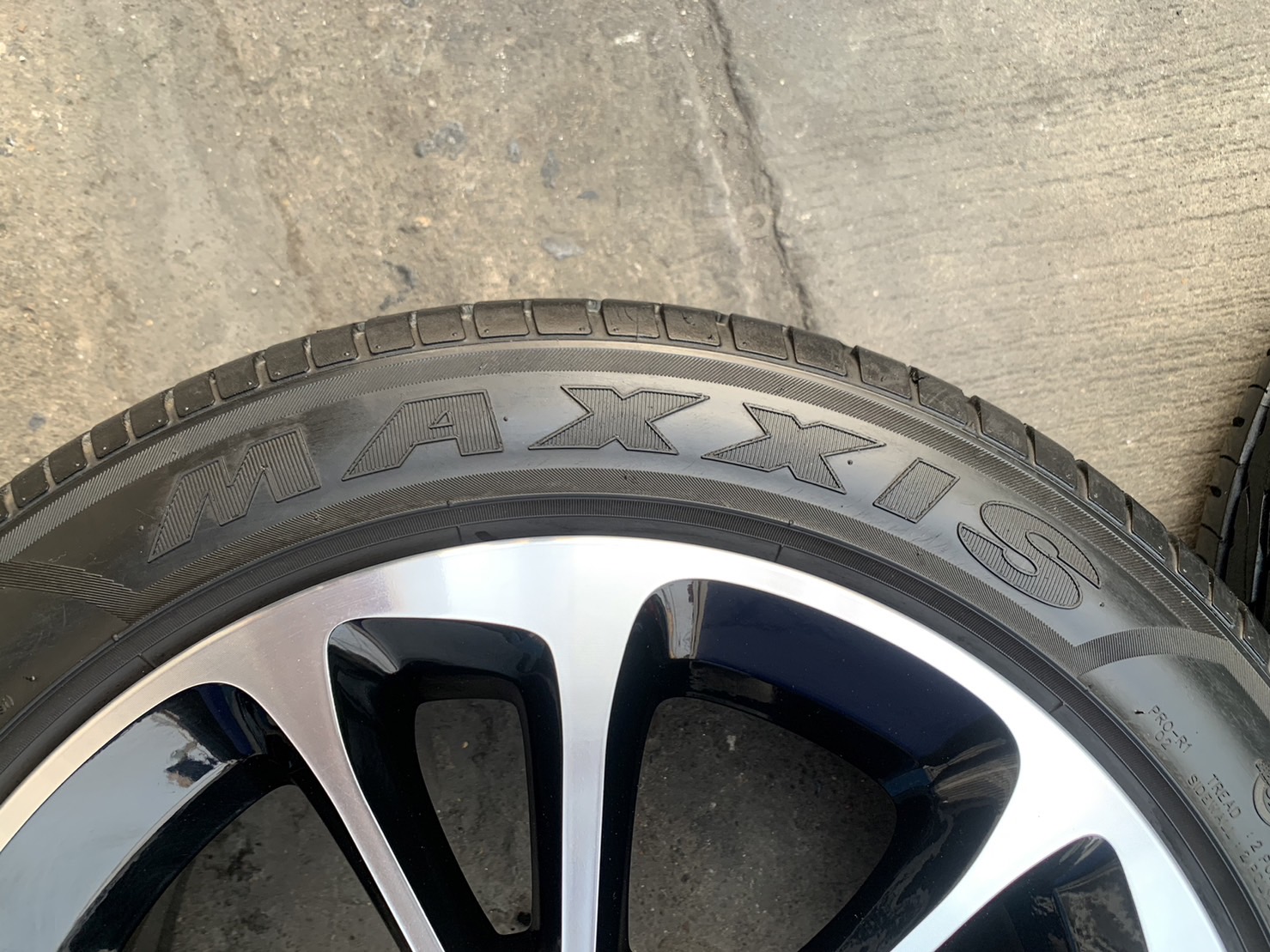 ✨ล้อแม็ก 4รู100✨MG 3 ขอบ 16 ดำหน้าเงา พร้อมยาง 195-55-16 MAXXIS ปลายปี 17