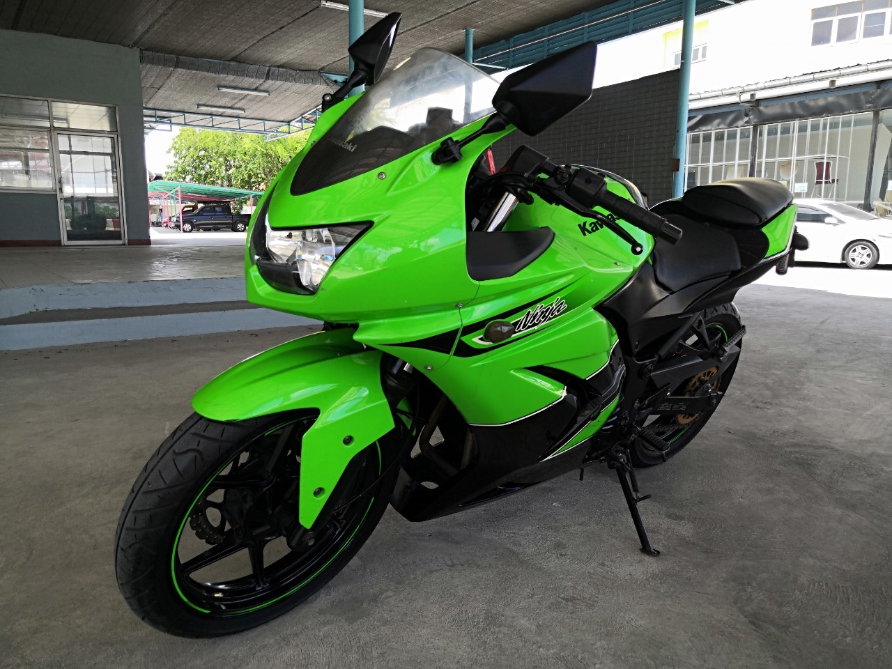 NINJA-250 รถบ้านแท้มือเดียว เครื่องดี สีเดิมทั้งคัน มีแต่งบ้างเล็กน้อย เท่ห์เร้าใจ