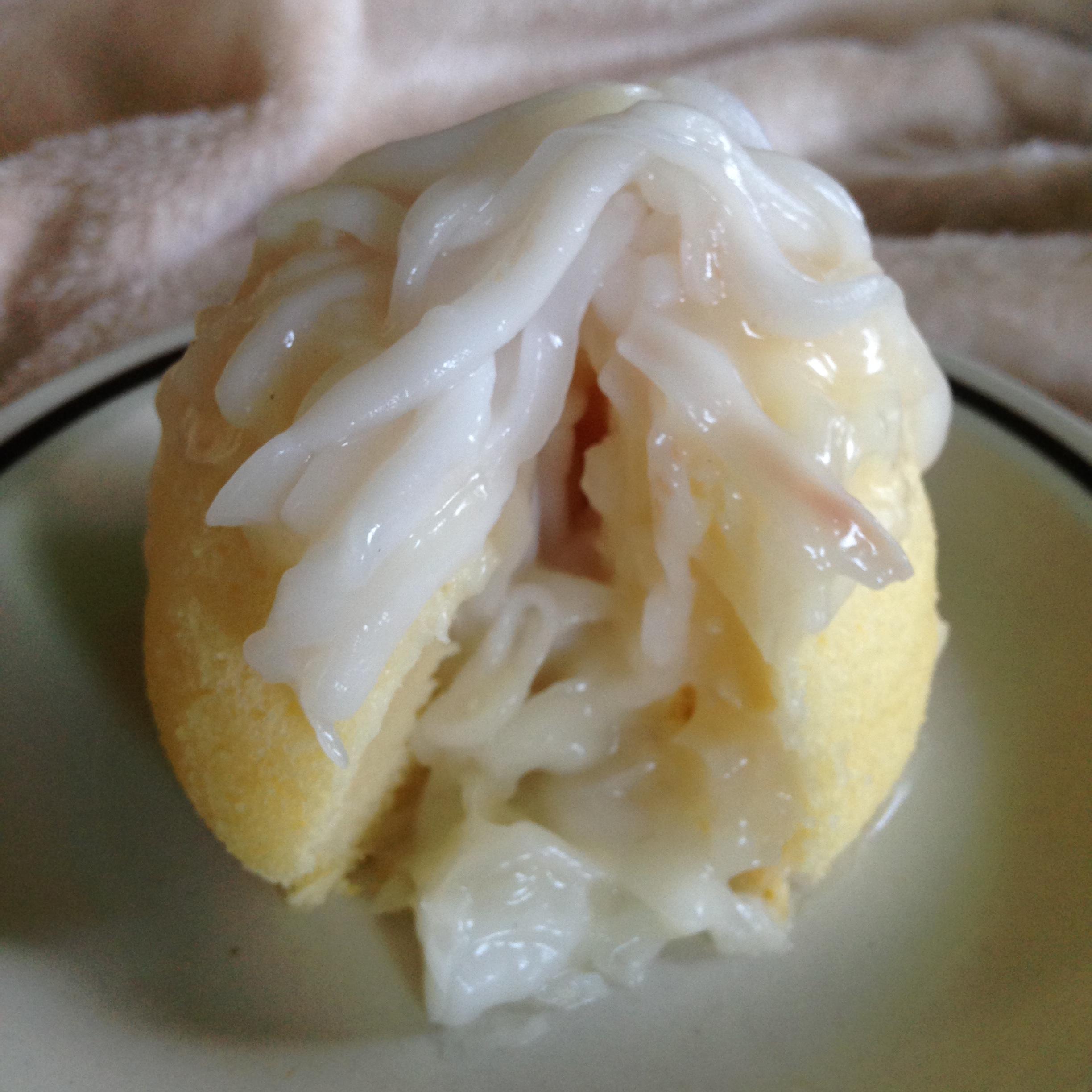 เค้กบอลมะพร้าวอ่อนลาวา Young Coconut Ball Lava Cake