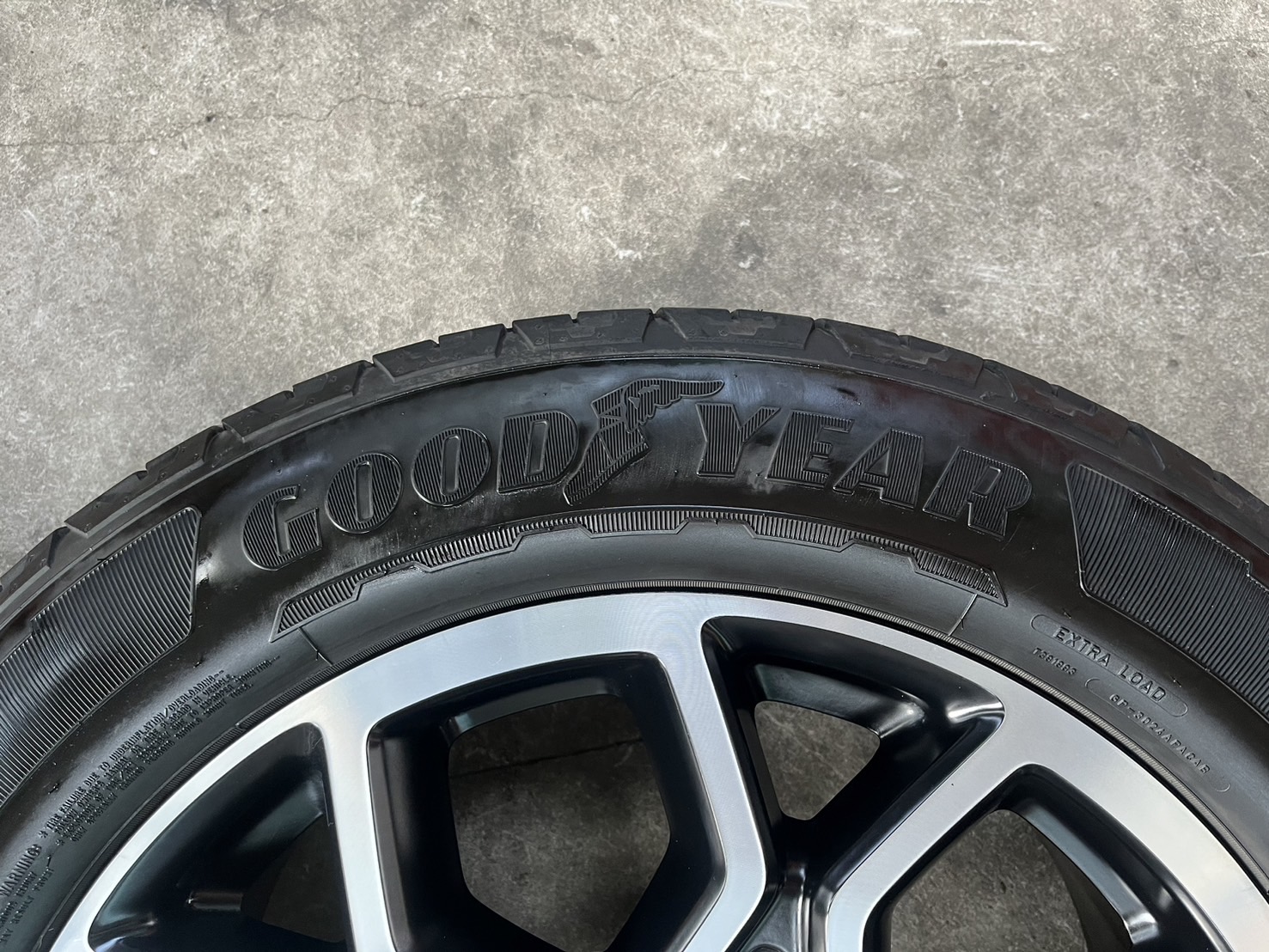 ✨ล้อแม็ก✨Ford Everest Wildtrak รุ่นใหม่ล่าสุด ขอบ 20 ดำหน้าเงา พร้อมยาง 255-55-20 GoodYear🌟ปี 23🌟