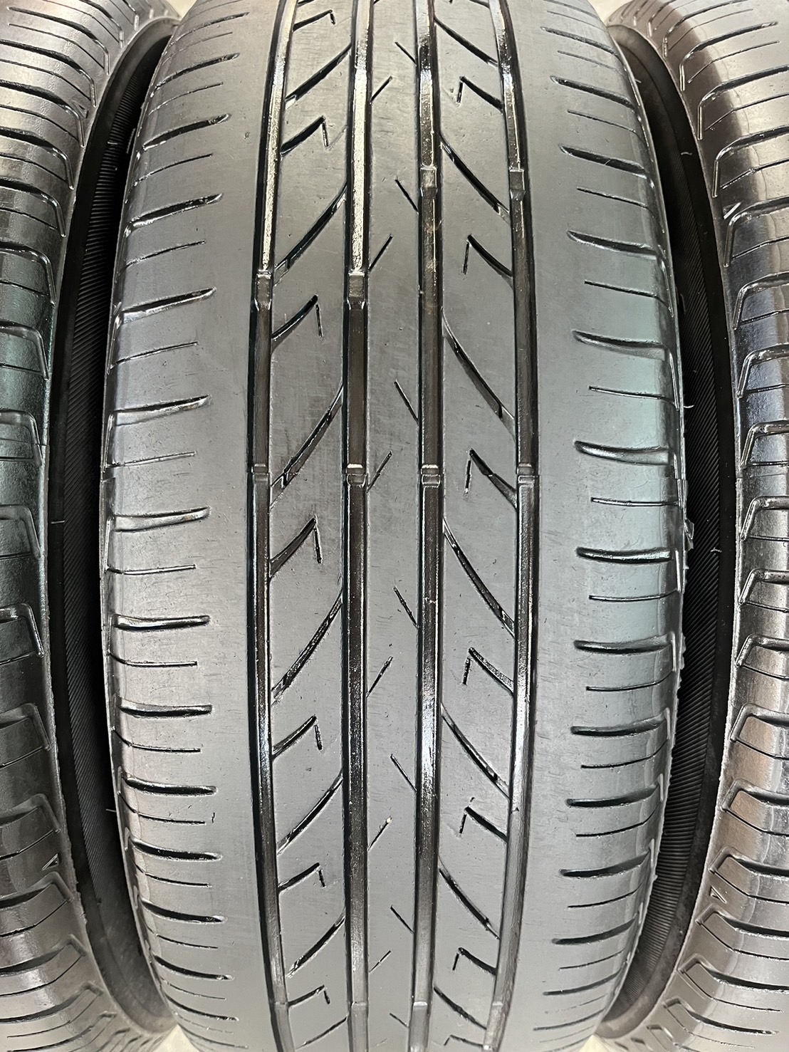 ✨ล้อแม็ก✨Toyota Vios 8 ก้าน ขอบ 15 ดำหน้าเงา พร้อมยาง 185-60-15 DAYTON ปลายปี 20