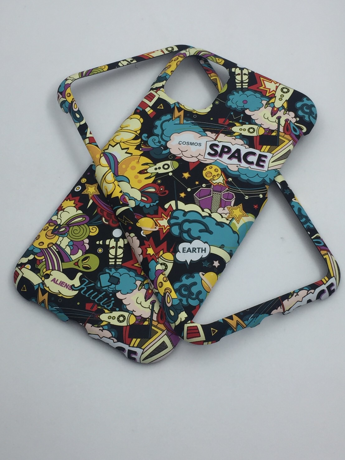 เคสคูทิส(Kutis)เคสไอโฟน11G(ลายSpace)มาใหม่ เคสประกบหน้า-หลัง เคสเรืองแสง เคสลายวินเทจ ร้านSuperhero Klongthom